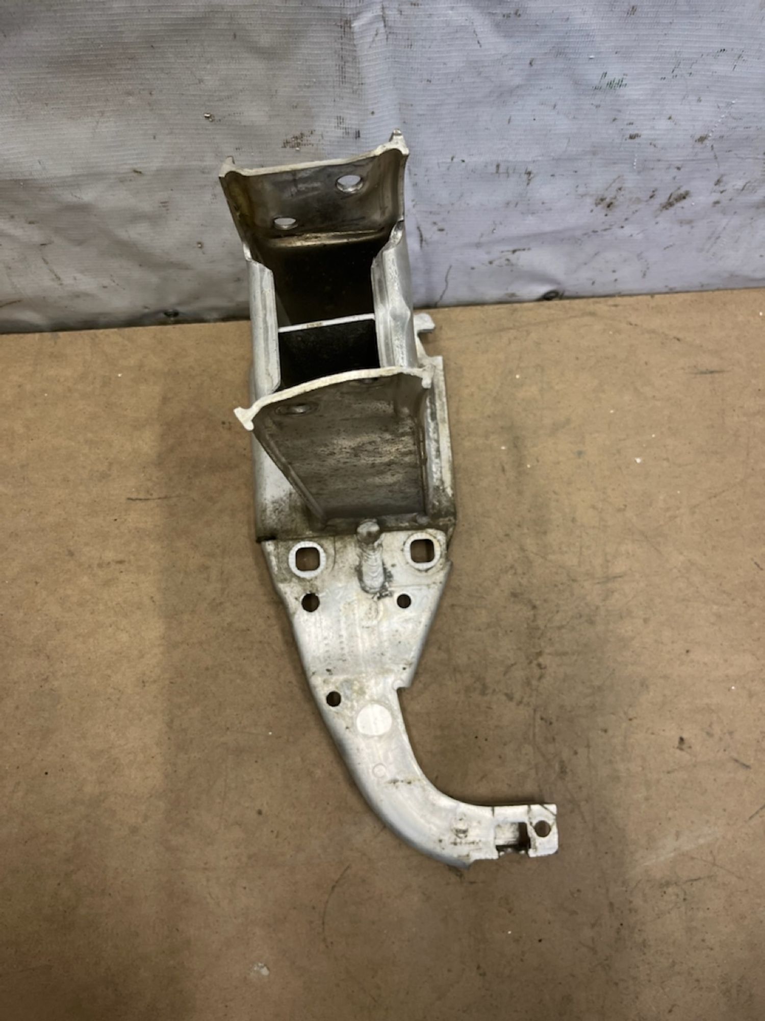 https://gcs.partsauto.market/rn-stockpro.appspot.com/thmbs/userImages/74b999aff9da8d5a09f9ff26dc196135/part/5a5f6840-ca9a-4fd4-840a-0838008d1a05_1750326067550.jpg