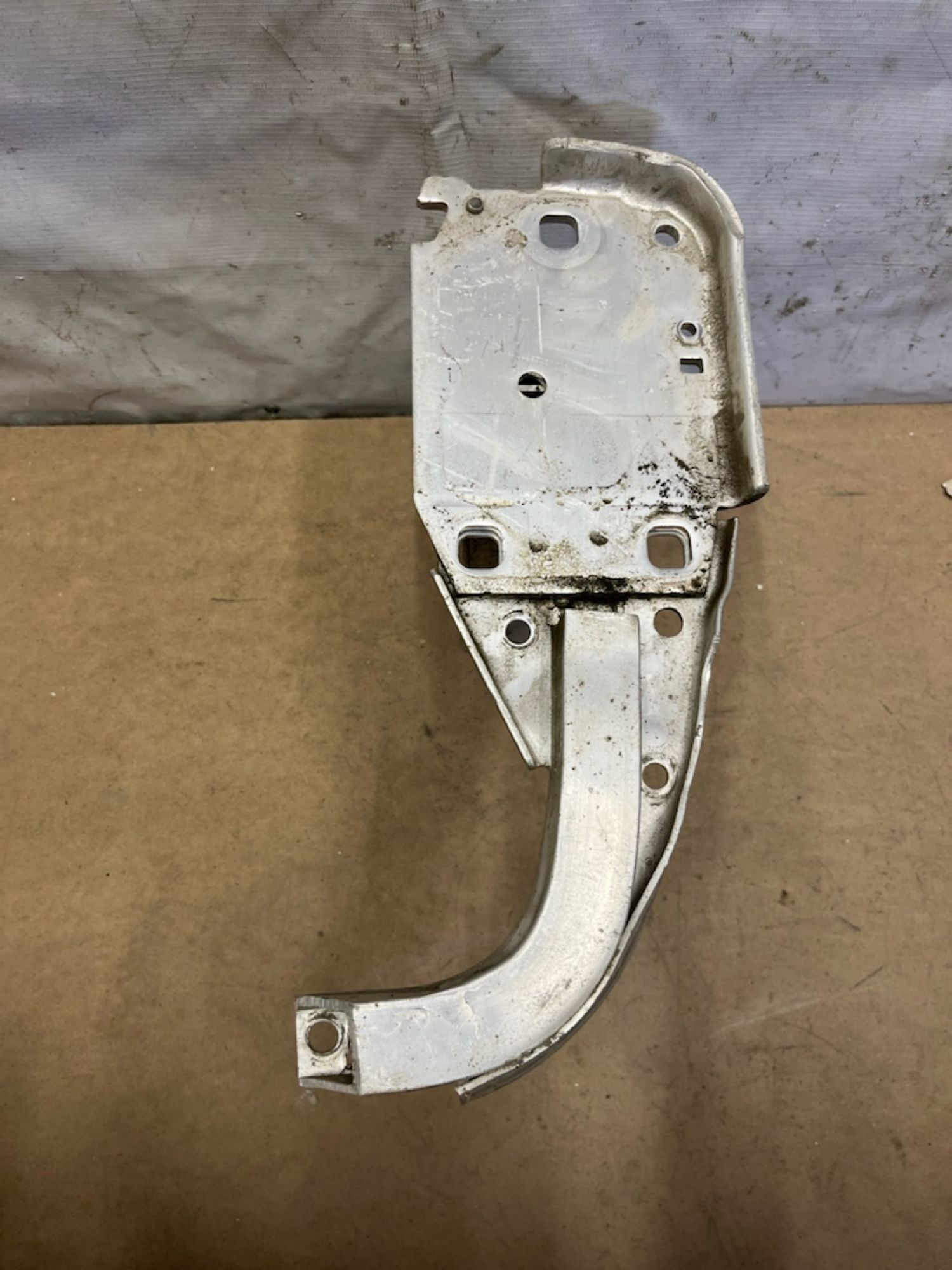 https://gcs.partsauto.market/rn-stockpro.appspot.com/thmbs/userImages/74b999aff9da8d5a09f9ff26dc196135/part/5ca4f721-7266-48ff-9d72-44b3a3a39f5e_1750326080371.jpg