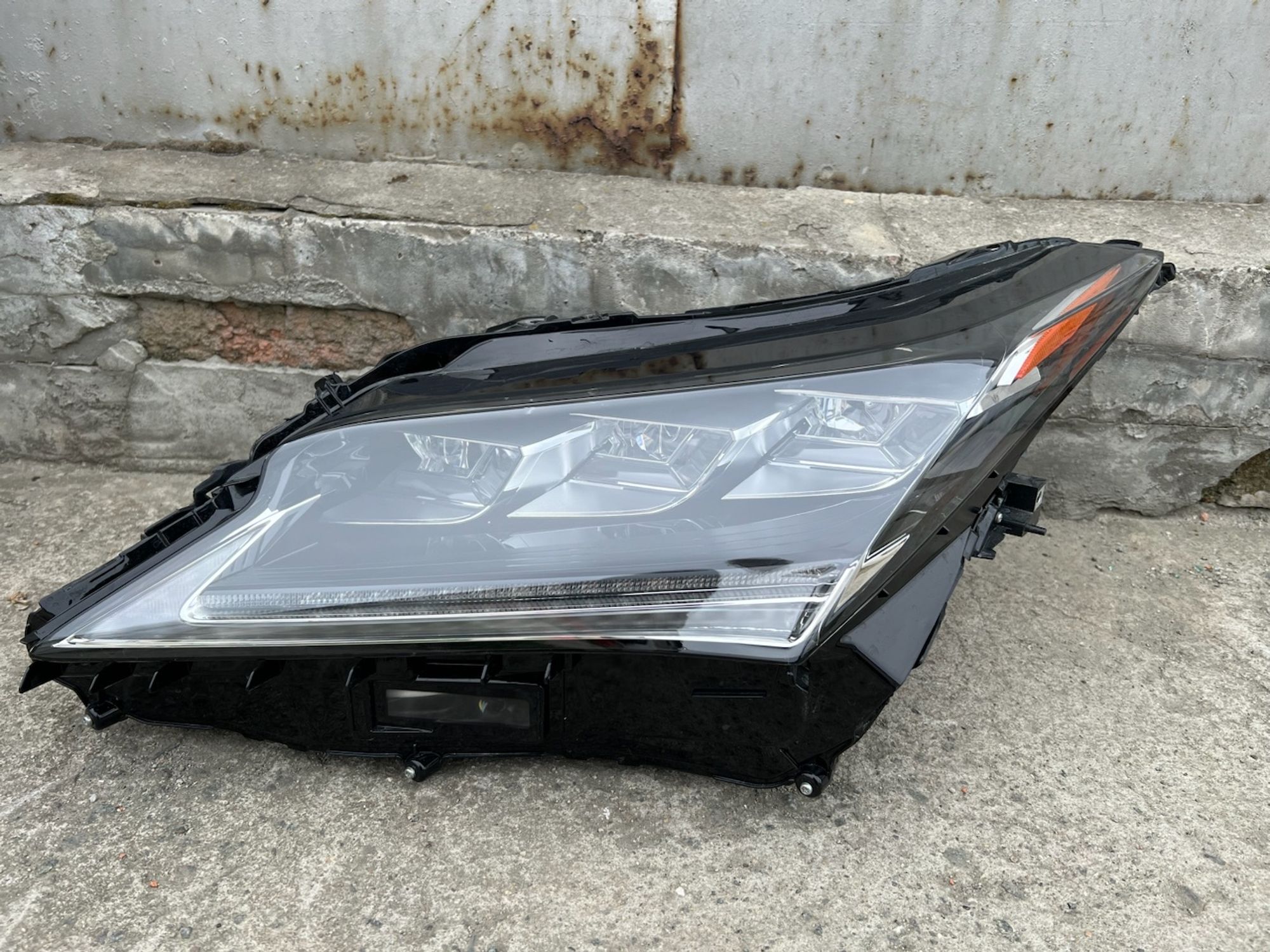 https://gcs.partsauto.market/rn-stockpro.appspot.com/thmbs/userImages/74b999aff9da8d5a09f9ff26dc196135/part/5ed73183-840e-4429-9334-4a087581be39_1746725534411.jpg