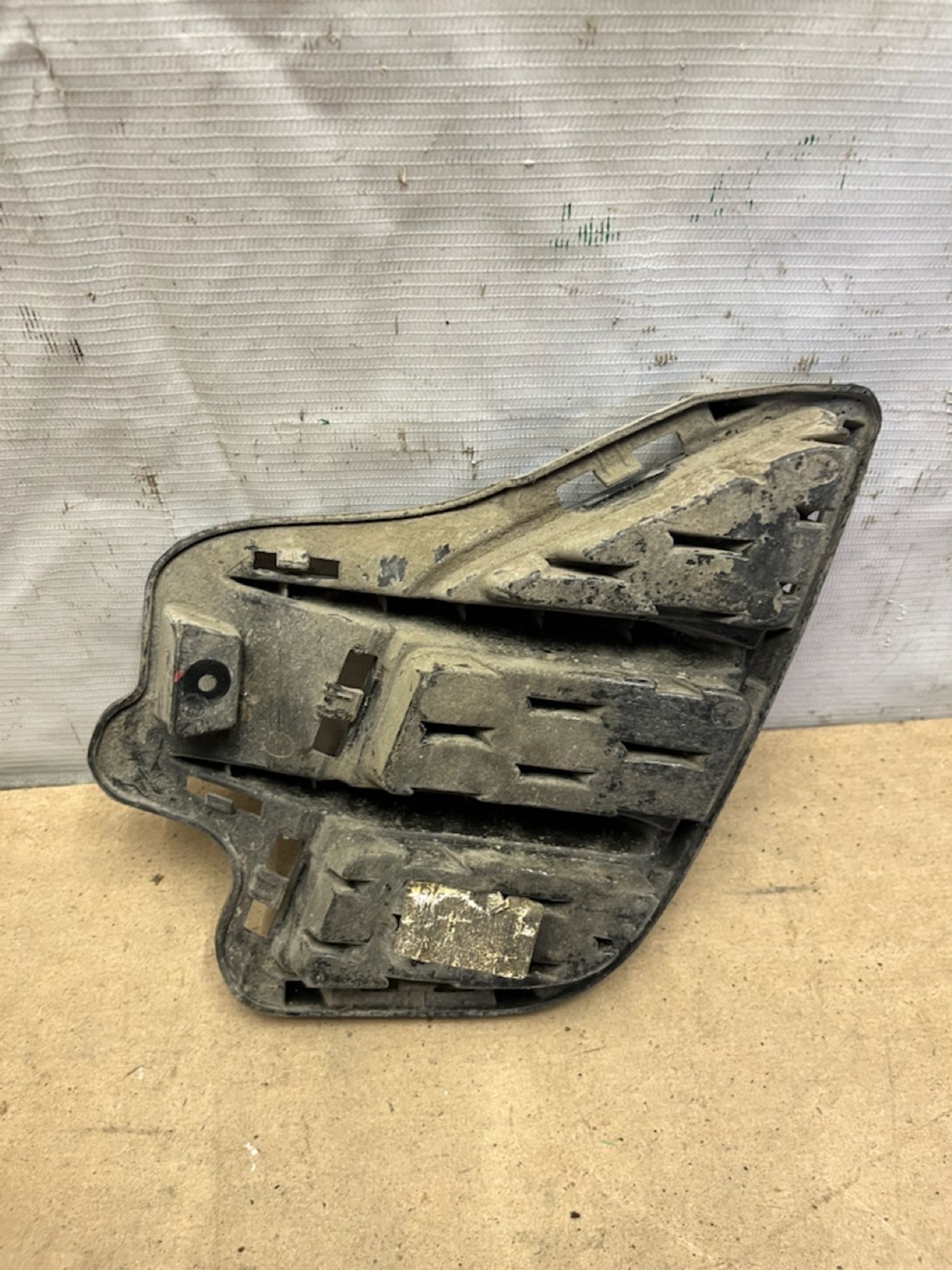 https://gcs.partsauto.market/rn-stockpro.appspot.com/thmbs/userImages/74b999aff9da8d5a09f9ff26dc196135/part/612fffa0-b250-4ba2-a729-e37e52076339_1747224092248.jpg