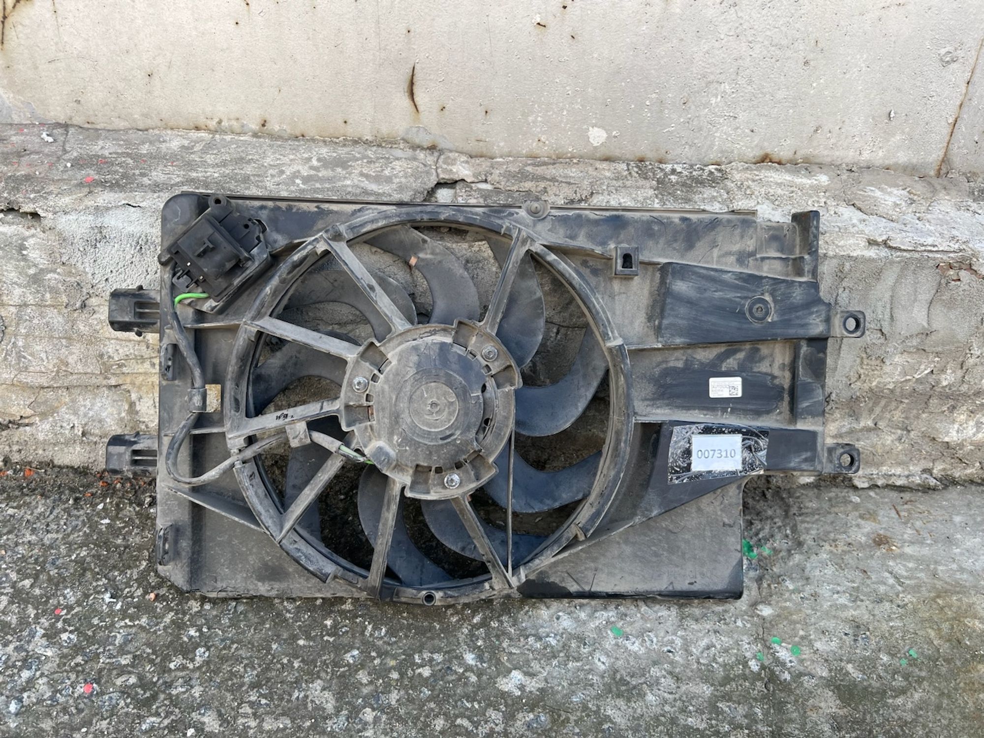 https://gcs.partsauto.market/rn-stockpro.appspot.com/thmbs/userImages/74b999aff9da8d5a09f9ff26dc196135/part/62960694-c46a-427d-8b70-03fd968770be_1747538523750.jpg
