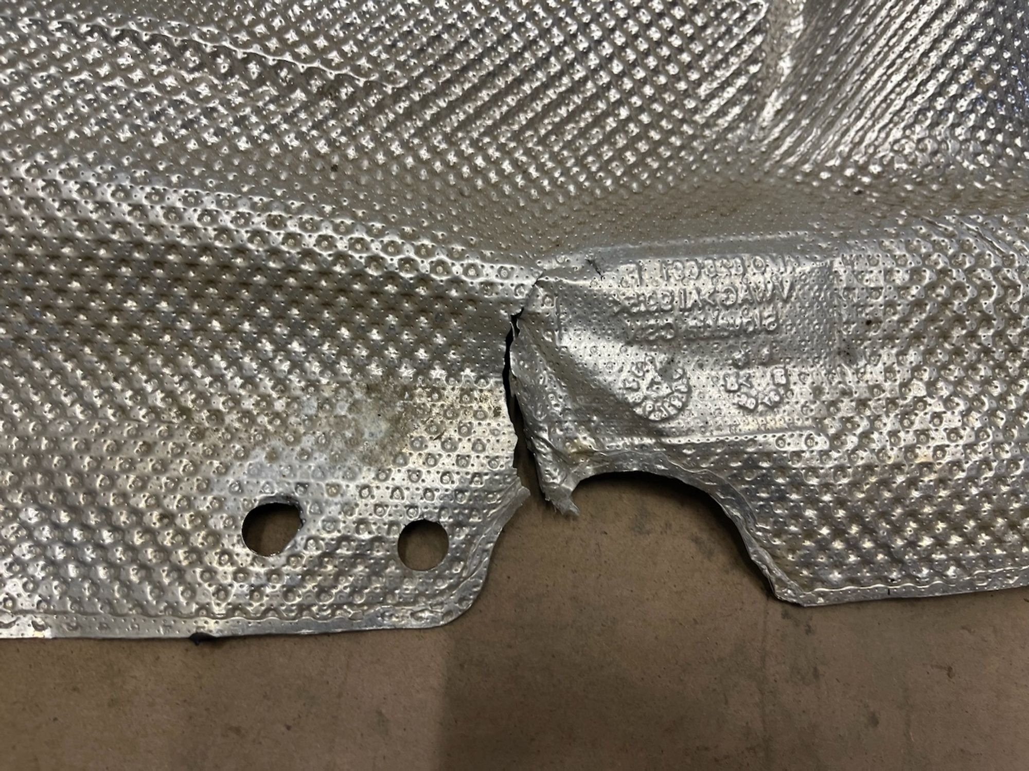 https://gcs.partsauto.market/rn-stockpro.appspot.com/thmbs/userImages/74b999aff9da8d5a09f9ff26dc196135/part/632c511d-aba7-4f44-95d9-8756afe8a55d_1749037405895.jpg