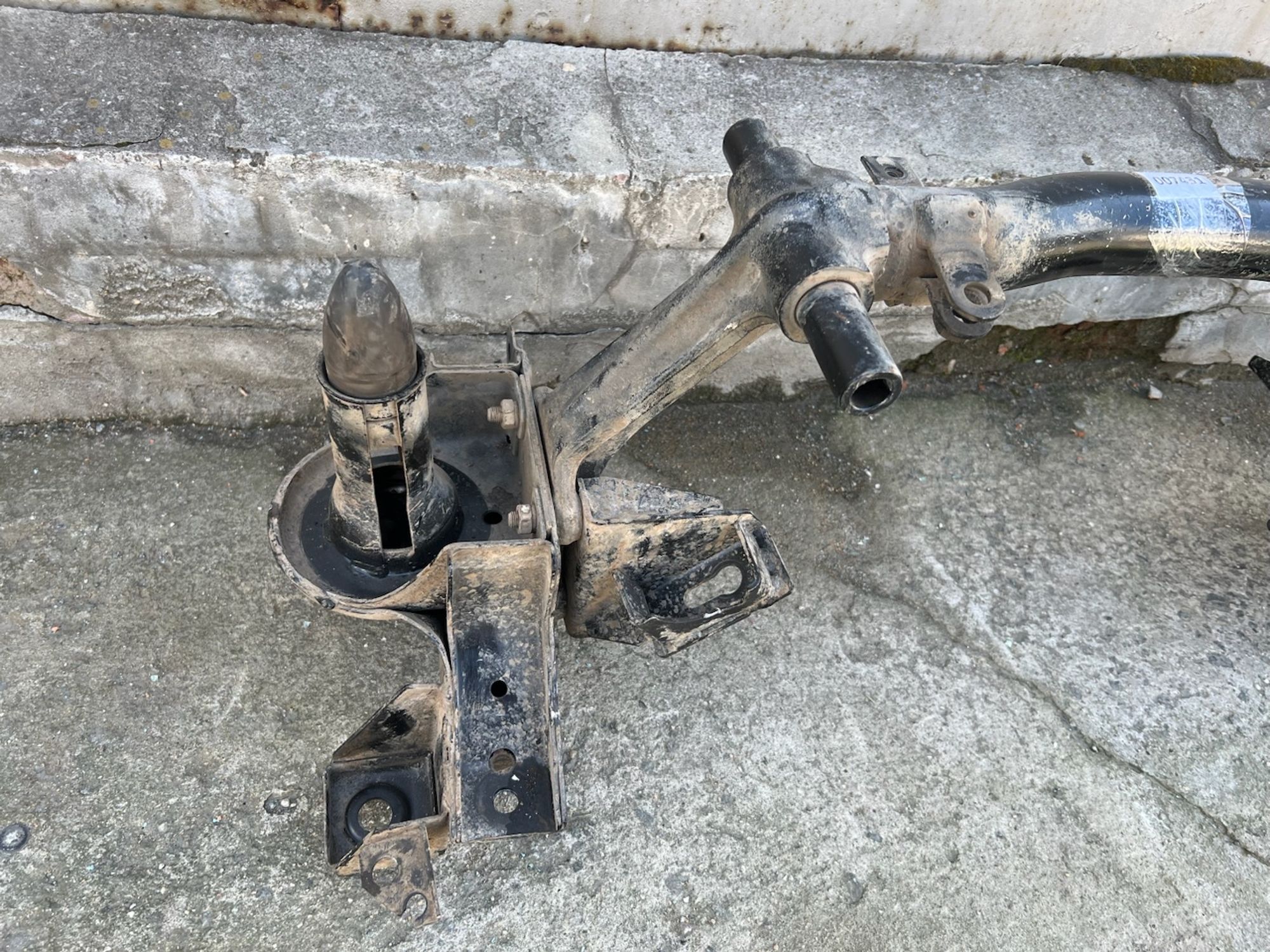 https://gcs.partsauto.market/rn-stockpro.appspot.com/thmbs/userImages/74b999aff9da8d5a09f9ff26dc196135/part/64b82843-256e-470c-ba89-a42e6d4aa799_1747587262763.jpg