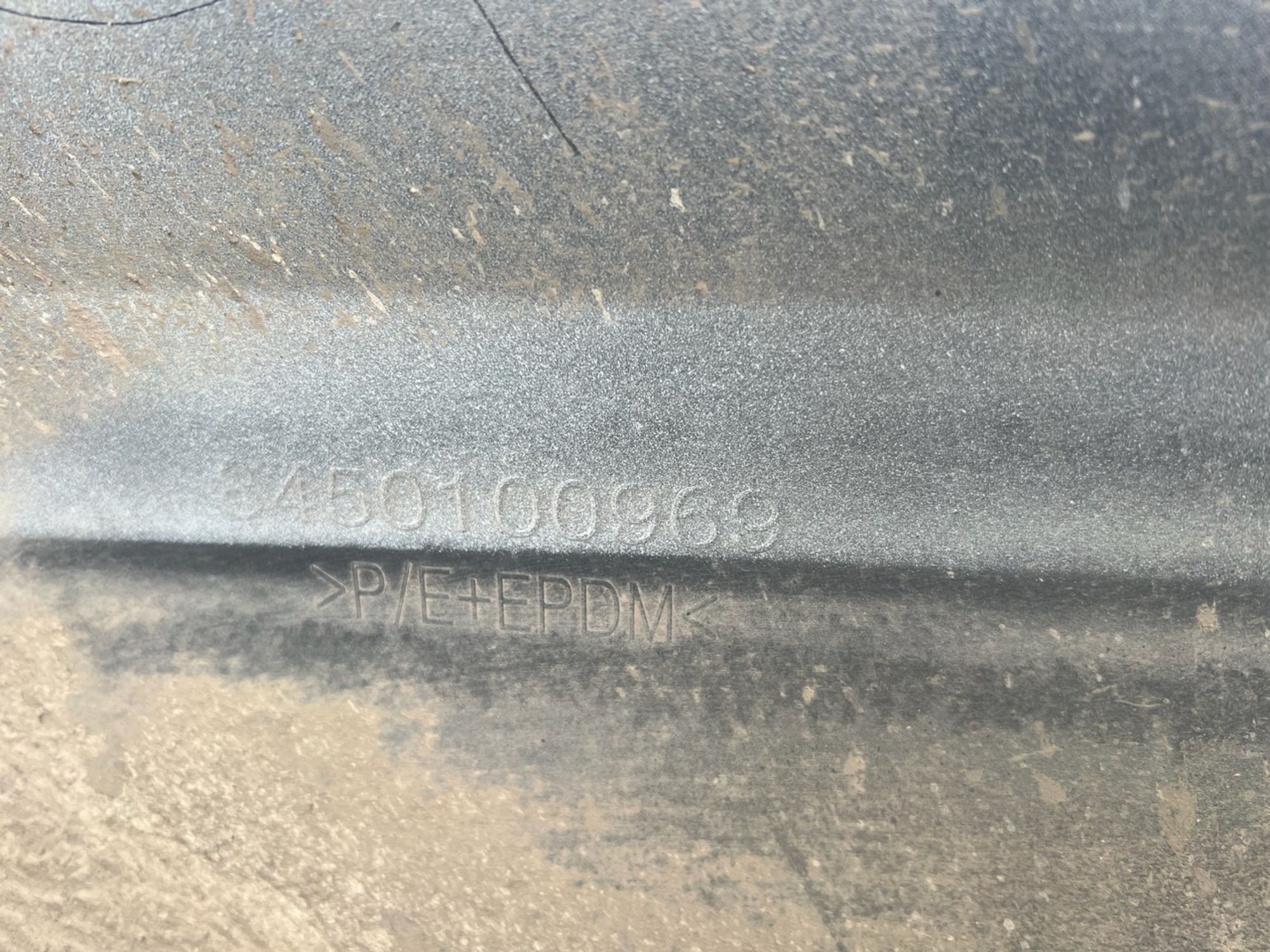 https://gcs.partsauto.market/rn-stockpro.appspot.com/thmbs/userImages/74b999aff9da8d5a09f9ff26dc196135/part/65103f70-f899-4141-9793-61f5d9f51eb5_1748254069616.jpg