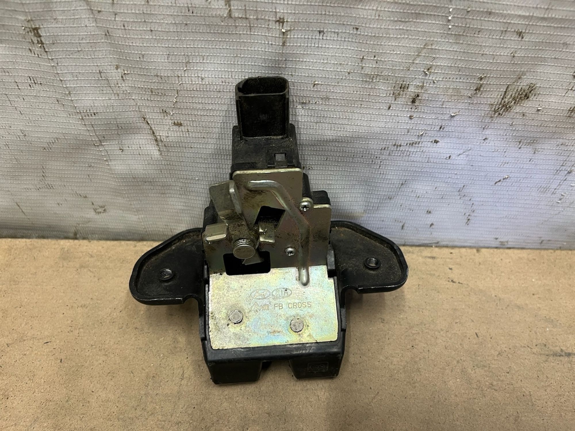 https://gcs.partsauto.market/rn-stockpro.appspot.com/thmbs/userImages/74b999aff9da8d5a09f9ff26dc196135/part/661db607-8211-4c34-ac15-e2bfd8061fda_1750334939350.jpg