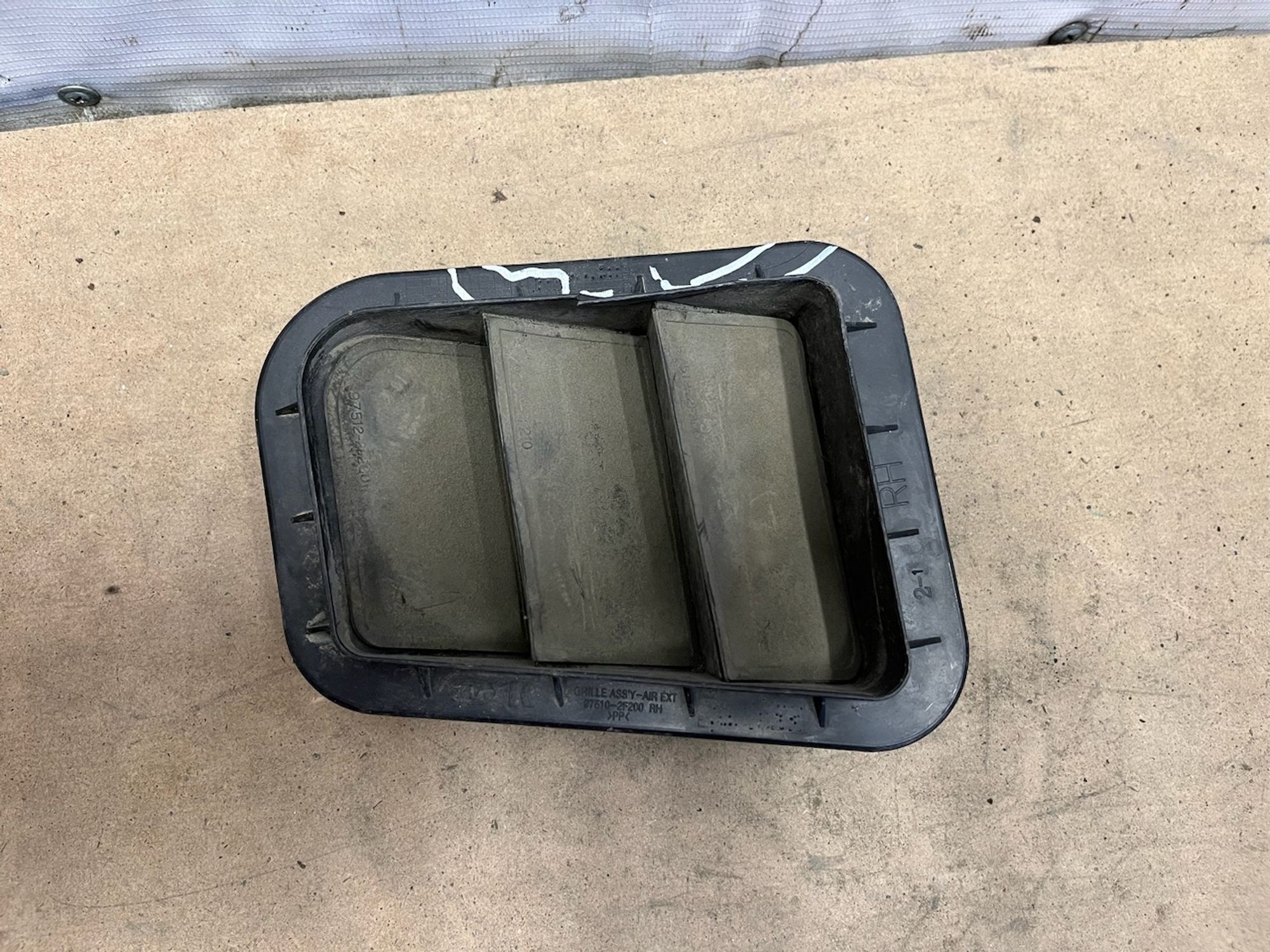 https://gcs.partsauto.market/rn-stockpro.appspot.com/thmbs/userImages/74b999aff9da8d5a09f9ff26dc196135/part/664752d8-57fe-4929-921d-fca611b7805d_1747376559867.jpg