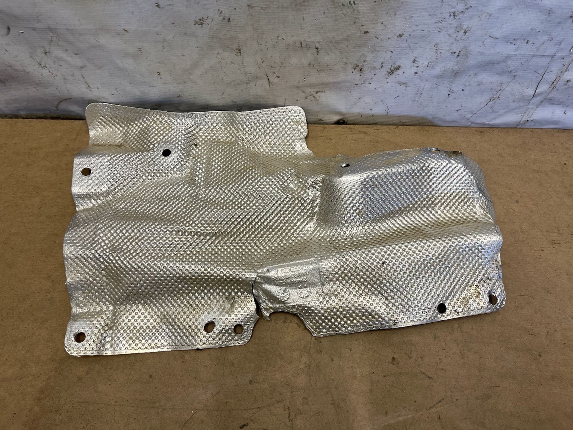https://gcs.partsauto.market/rn-stockpro.appspot.com/thmbs/userImages/74b999aff9da8d5a09f9ff26dc196135/part/67ef1158-2e4c-4150-9bdf-e9d8fcd5d948_1749037385622.jpg
