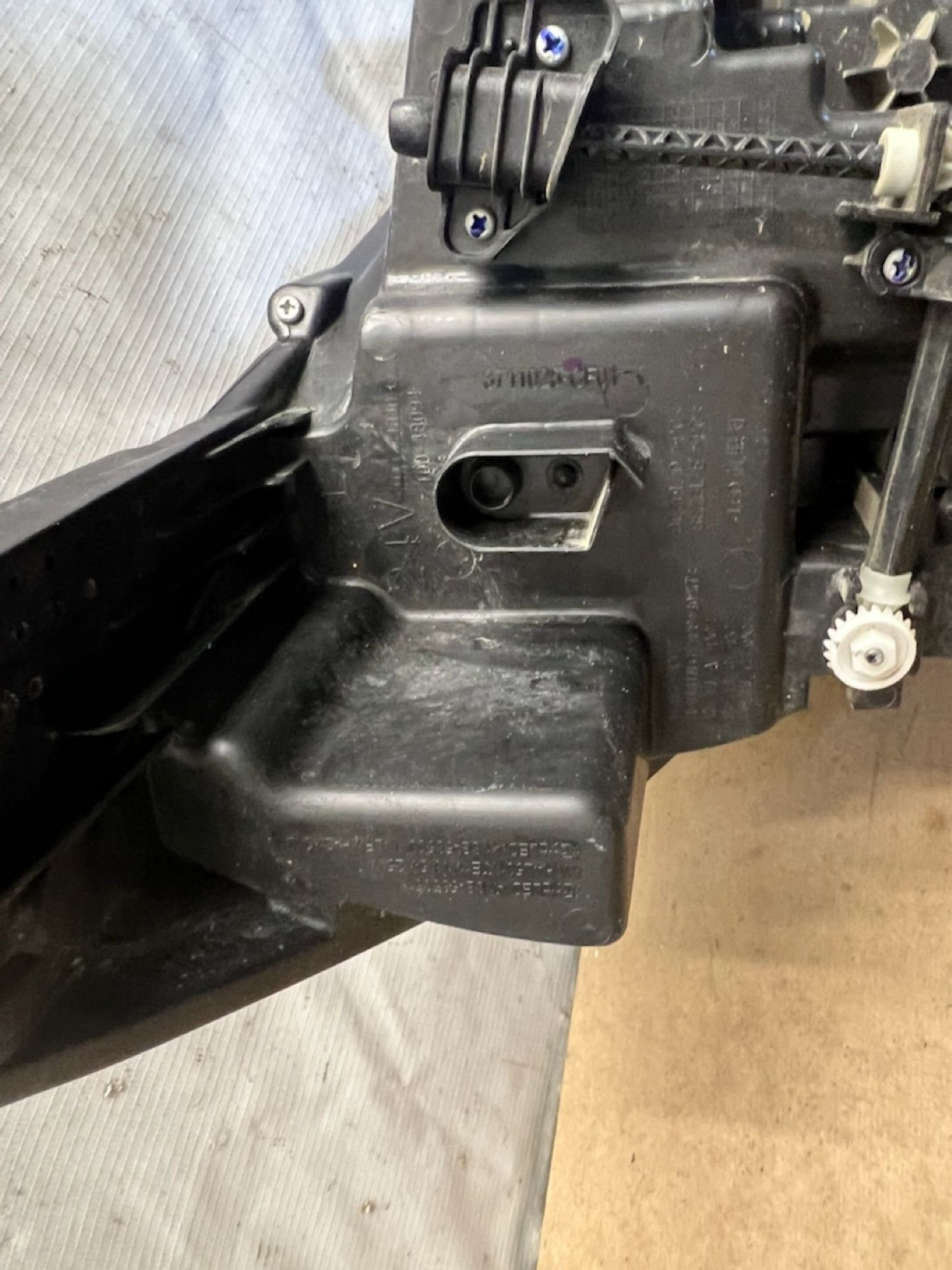 https://gcs.partsauto.market/rn-stockpro.appspot.com/thmbs/userImages/74b999aff9da8d5a09f9ff26dc196135/part/6ffa3099-cccc-4e6c-8f1e-c381bad79b27_1747913955096.jpg