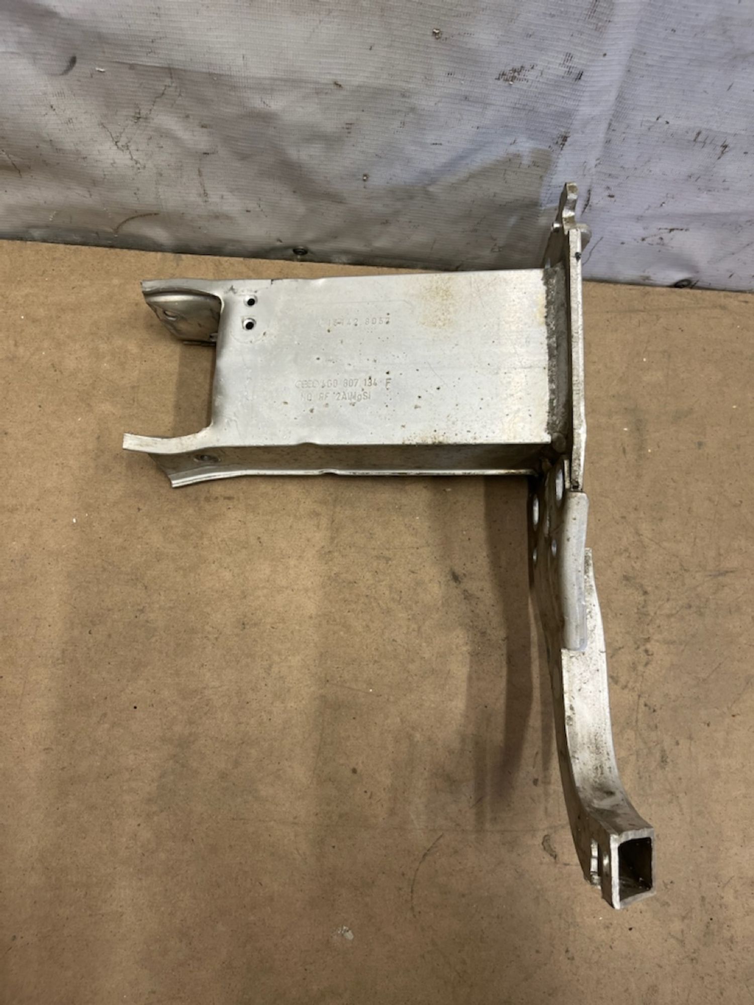 https://gcs.partsauto.market/rn-stockpro.appspot.com/thmbs/userImages/74b999aff9da8d5a09f9ff26dc196135/part/70485631-1376-4ea6-9c0e-db3383f87779_1750326075986.jpg