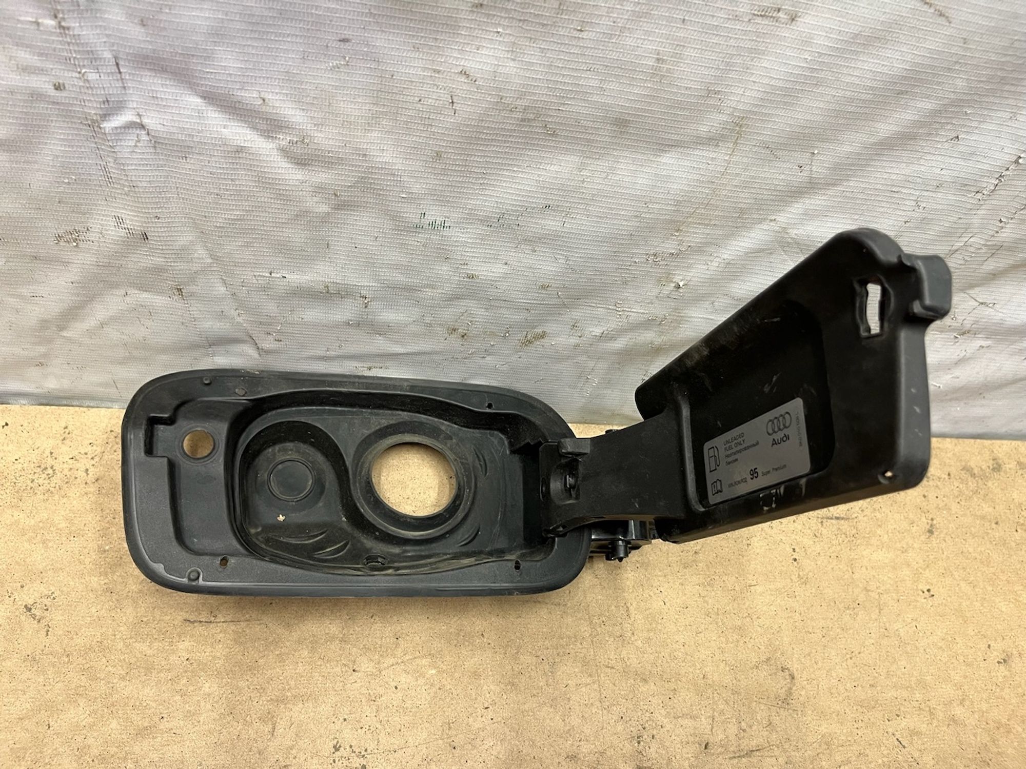 https://gcs.partsauto.market/rn-stockpro.appspot.com/thmbs/userImages/74b999aff9da8d5a09f9ff26dc196135/part/765df8f6-5add-4a6c-ba99-07b77a49cf36_1746015577311.jpg