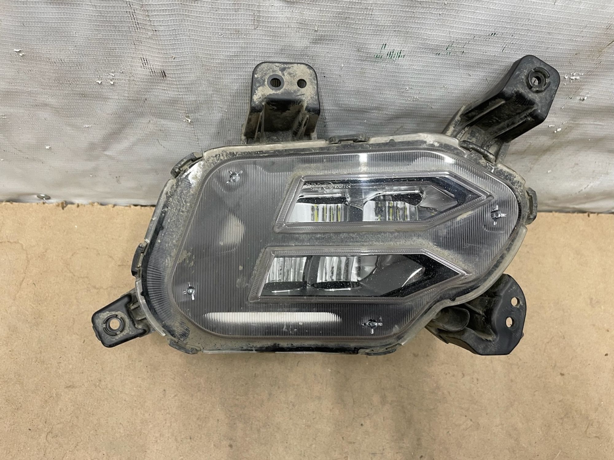 https://gcs.partsauto.market/rn-stockpro.appspot.com/thmbs/userImages/74b999aff9da8d5a09f9ff26dc196135/part/7a1ab74a-6ce3-40e3-8f58-0f9ea725e7ec_1738839611169.jpg
