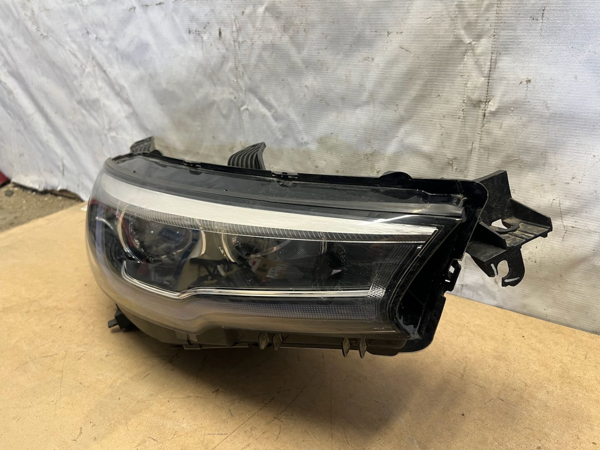 https://gcs.partsauto.market/rn-stockpro.appspot.com/thmbs/userImages/74b999aff9da8d5a09f9ff26dc196135/part/7c9a0cee-2d19-4714-b59b-6dac16a61258_1747910673317.jpg