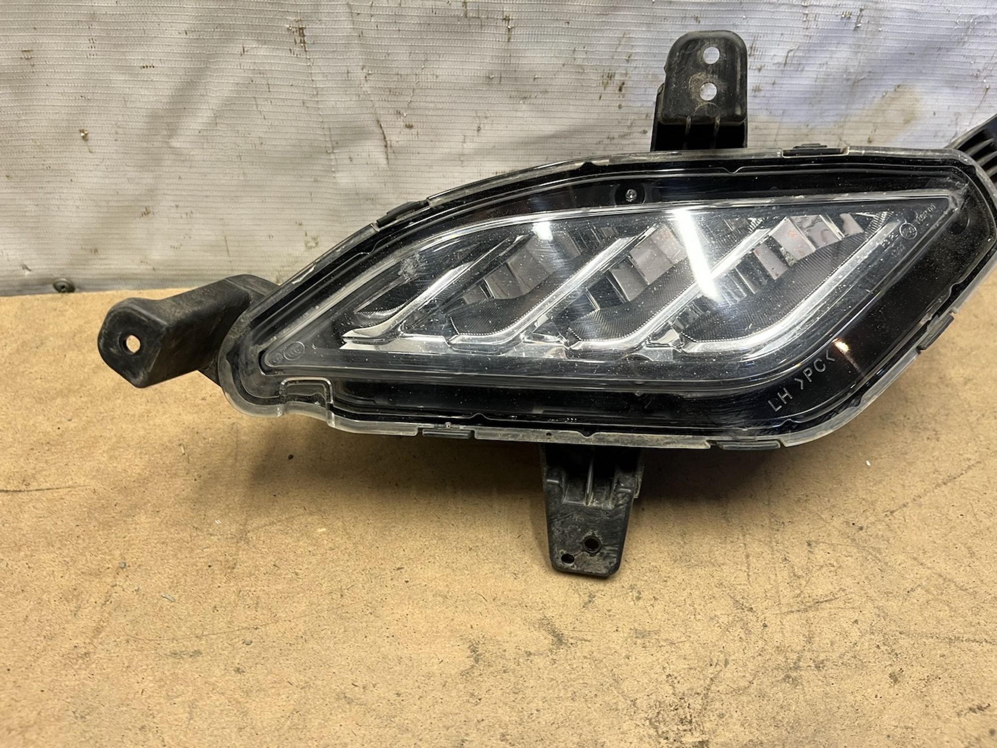 https://gcs.partsauto.market/rn-stockpro.appspot.com/thmbs/userImages/74b999aff9da8d5a09f9ff26dc196135/part/802d06a1-ebbe-4158-adcf-1ae3b49ffd59_1748065809324.jpg