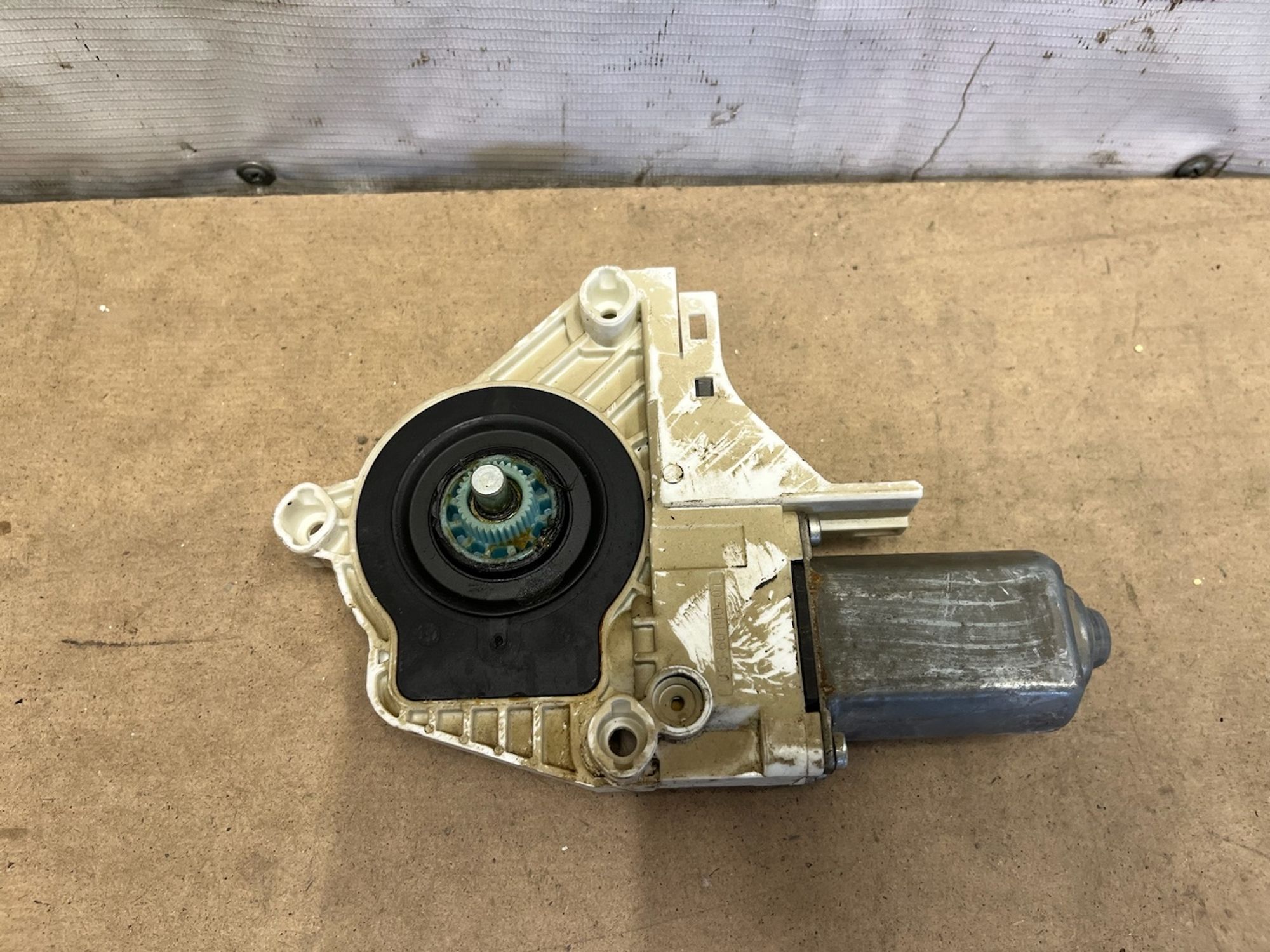 https://gcs.partsauto.market/rn-stockpro.appspot.com/thmbs/userImages/74b999aff9da8d5a09f9ff26dc196135/part/8162fb5b-e028-4da4-bfeb-072ccc1ac817_1750316699449.jpg