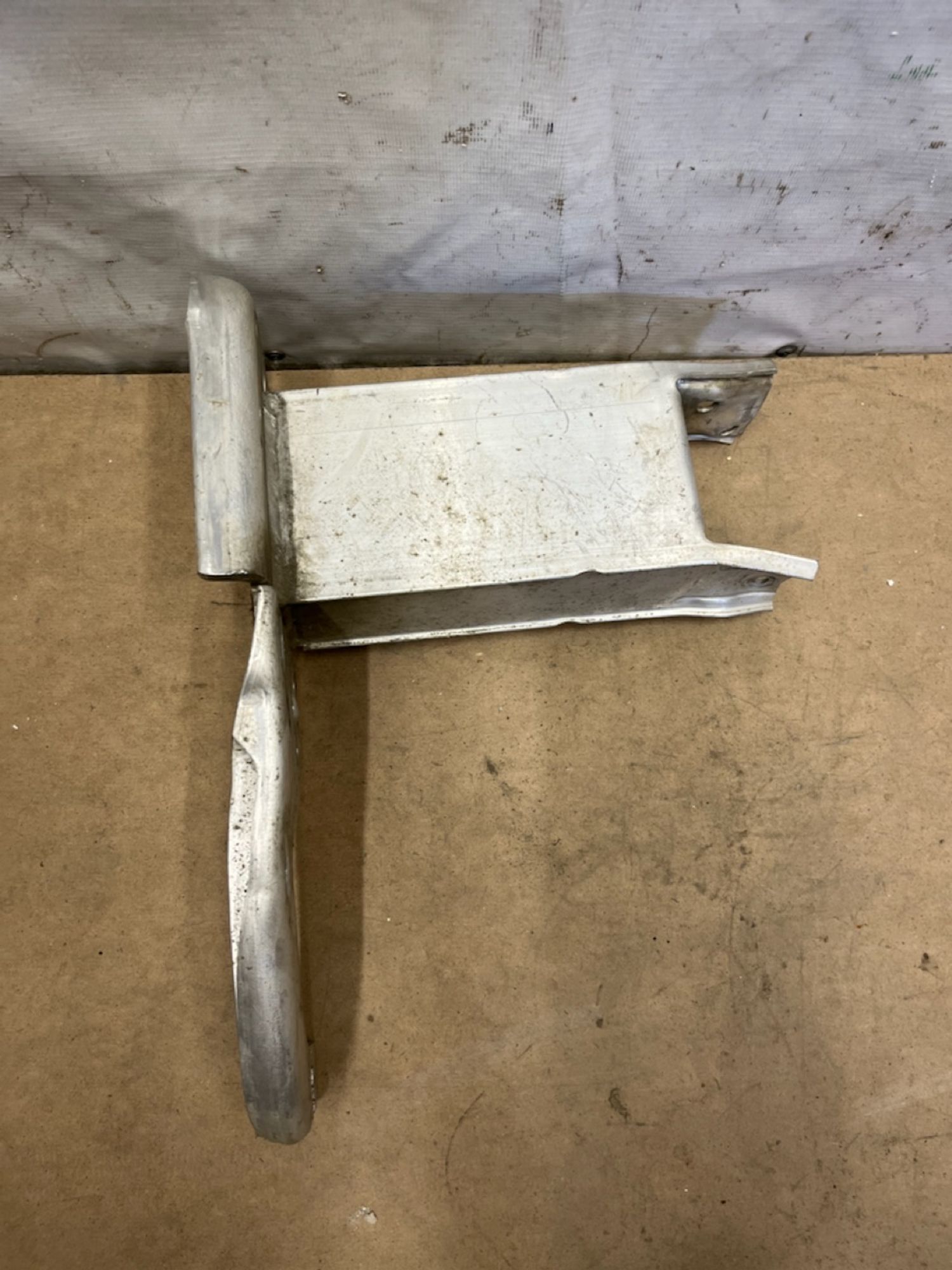 https://gcs.partsauto.market/rn-stockpro.appspot.com/thmbs/userImages/74b999aff9da8d5a09f9ff26dc196135/part/81a9fd65-262f-426e-b2e1-7728ac0b4615_1750326078147.jpg