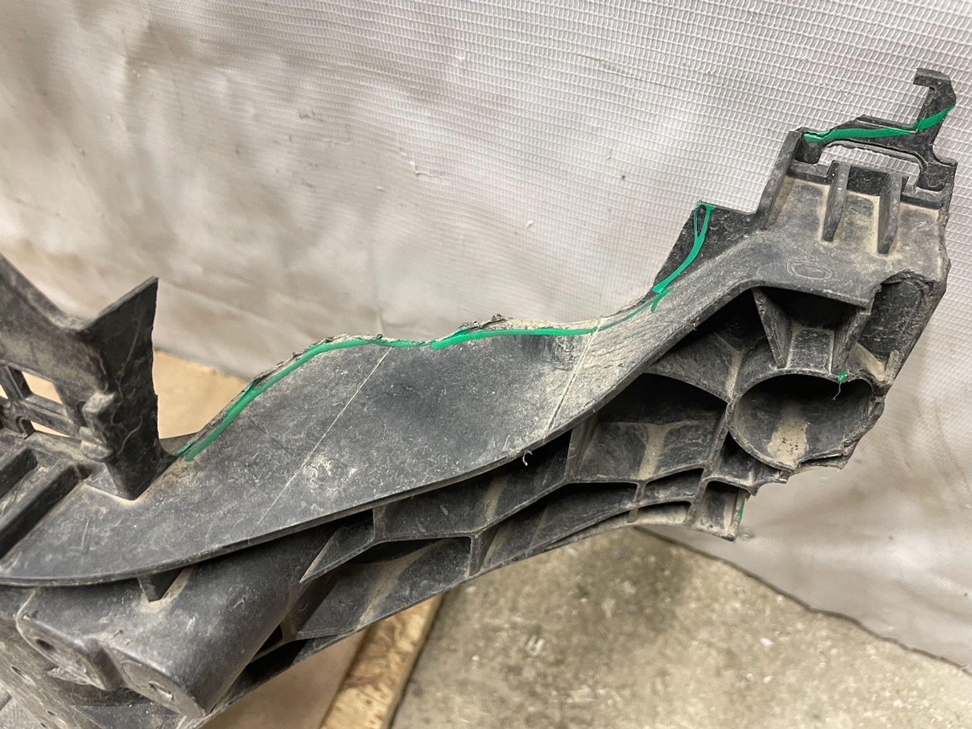 https://gcs.partsauto.market/rn-stockpro.appspot.com/thmbs/userImages/74b999aff9da8d5a09f9ff26dc196135/part/82221c47-6134-484d-8f4a-575905d7236d_1733997179255.jpg