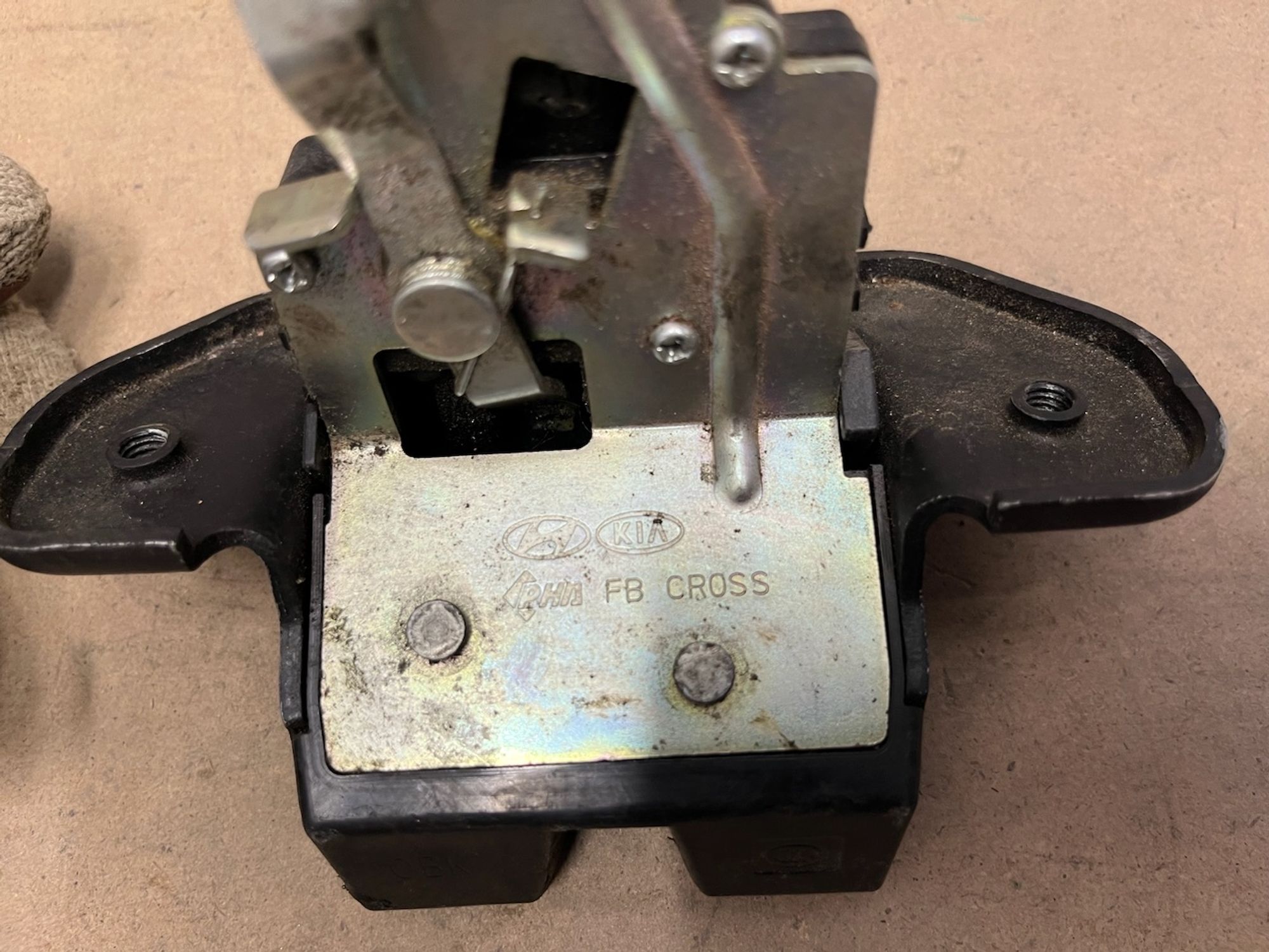 https://gcs.partsauto.market/rn-stockpro.appspot.com/thmbs/userImages/74b999aff9da8d5a09f9ff26dc196135/part/824933c9-2423-4957-9203-102ee2ec5744_1750334944787.jpg