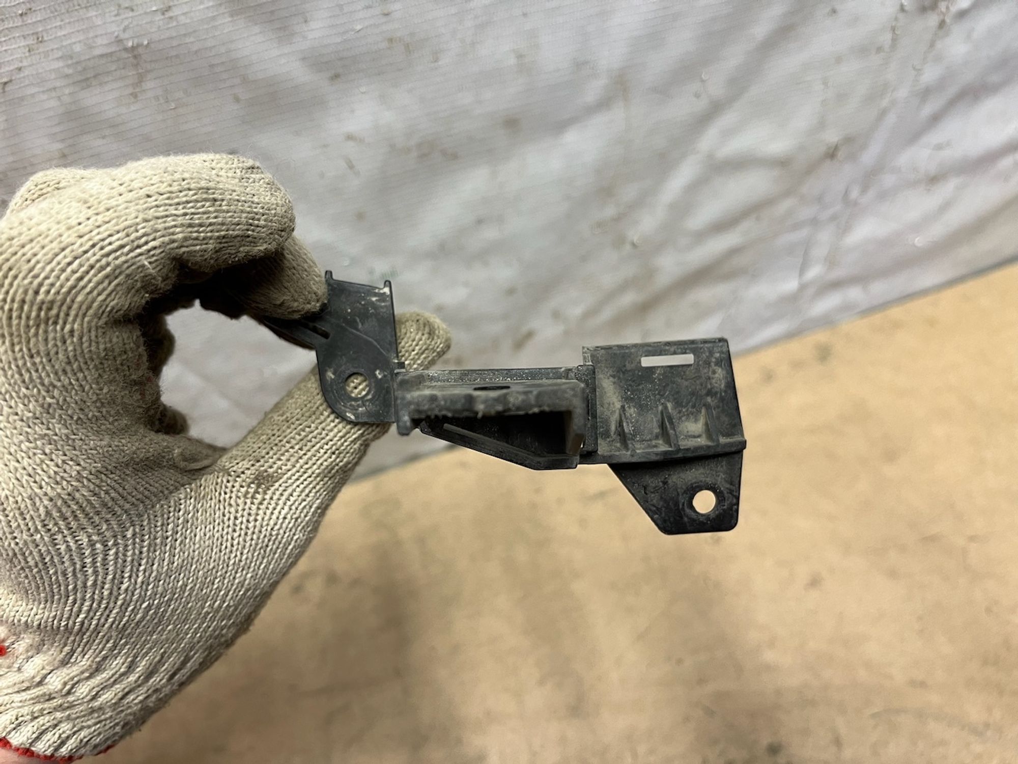 https://gcs.partsauto.market/rn-stockpro.appspot.com/thmbs/userImages/74b999aff9da8d5a09f9ff26dc196135/part/82dec005-0491-4250-ba57-7a02174e4de9_1746163341617.jpg