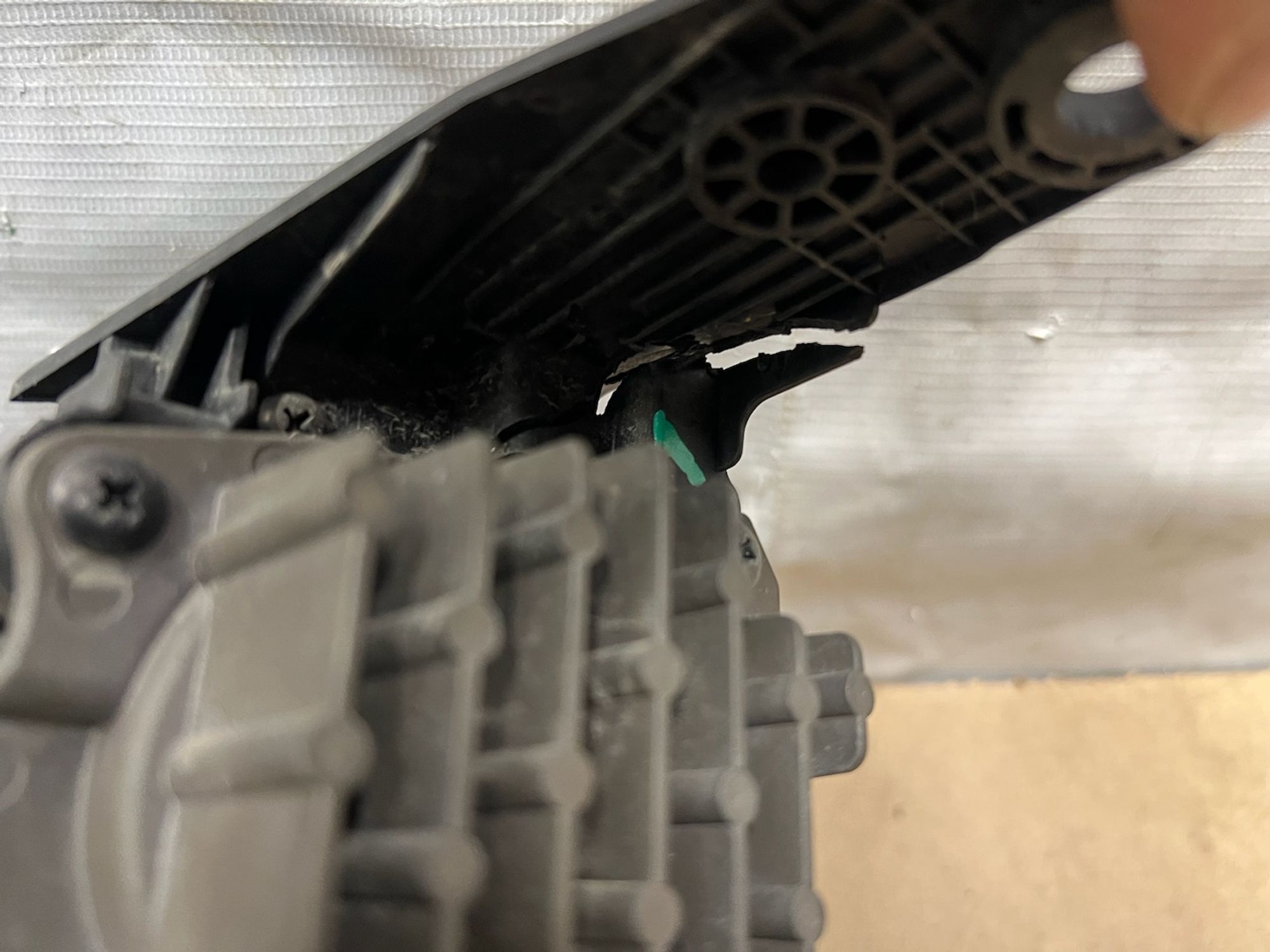 https://gcs.partsauto.market/rn-stockpro.appspot.com/thmbs/userImages/74b999aff9da8d5a09f9ff26dc196135/part/83a30043-4162-43ef-9717-c64823cc98e4_1735302591475.jpg