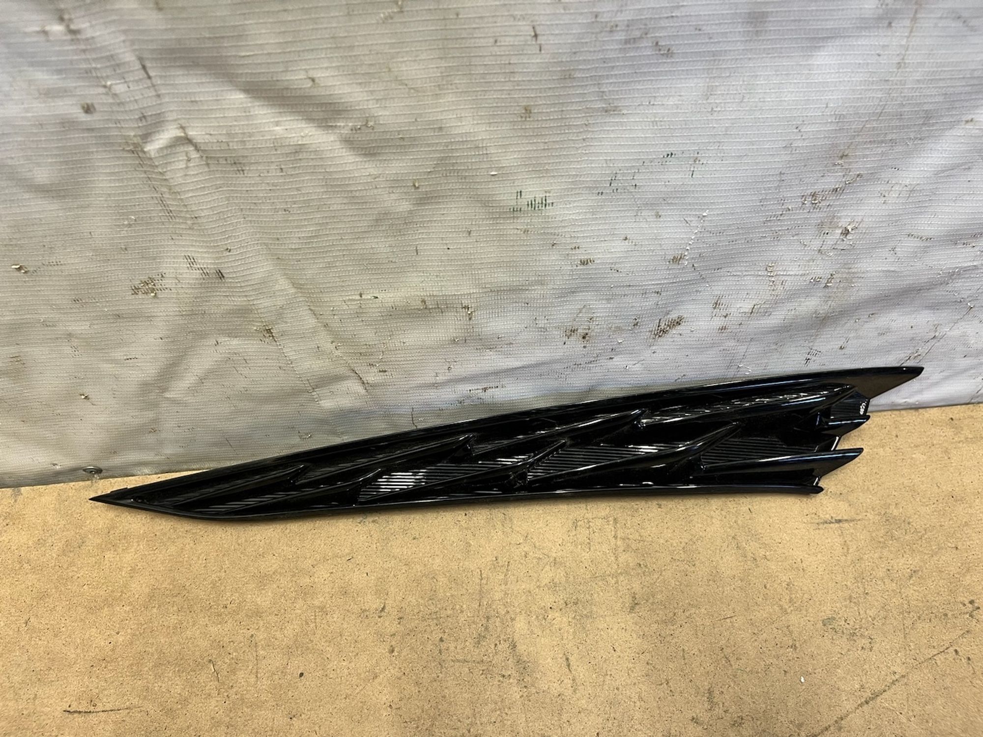 https://gcs.partsauto.market/rn-stockpro.appspot.com/thmbs/userImages/74b999aff9da8d5a09f9ff26dc196135/part/83d9c971-ad20-4242-9a58-567b31b089d0_1748065555900.jpg