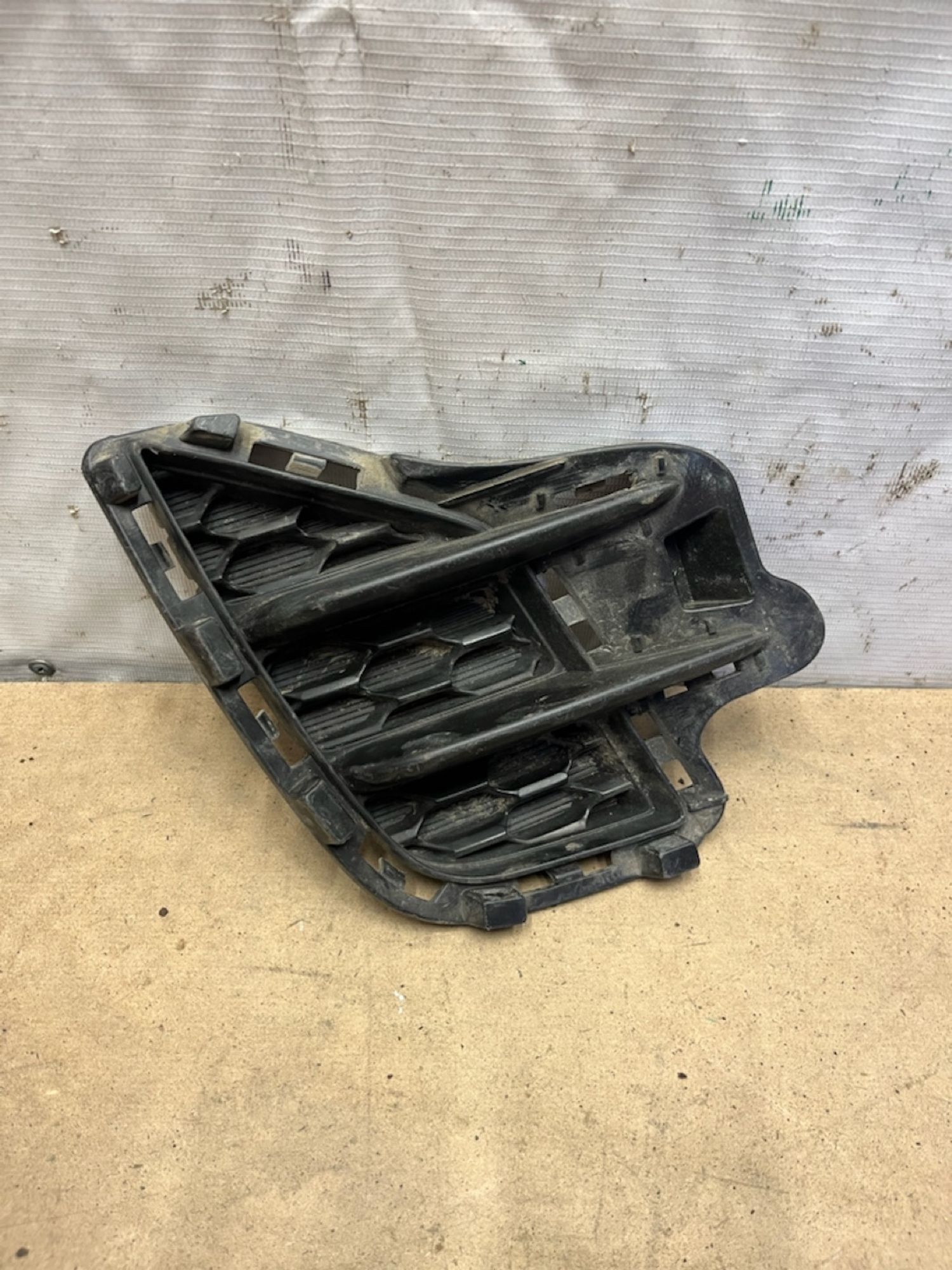 https://gcs.partsauto.market/rn-stockpro.appspot.com/thmbs/userImages/74b999aff9da8d5a09f9ff26dc196135/part/85918cce-f188-4017-a3b1-e54ef5bee7ef_1747224075168.jpg