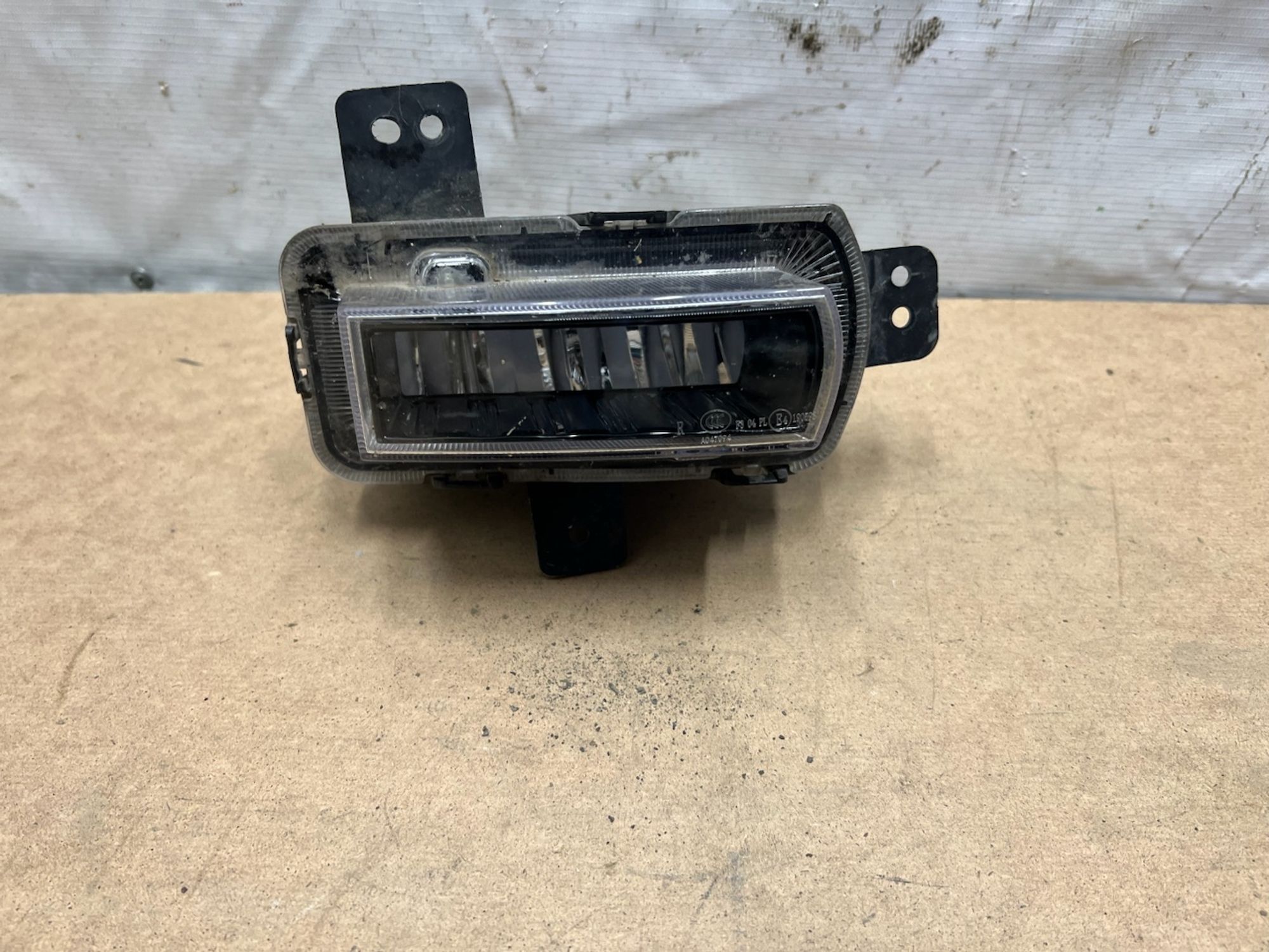 https://gcs.partsauto.market/rn-stockpro.appspot.com/thmbs/userImages/74b999aff9da8d5a09f9ff26dc196135/part/89a589cc-dc62-45da-bd45-00e000315a6b_1743700601808.jpg