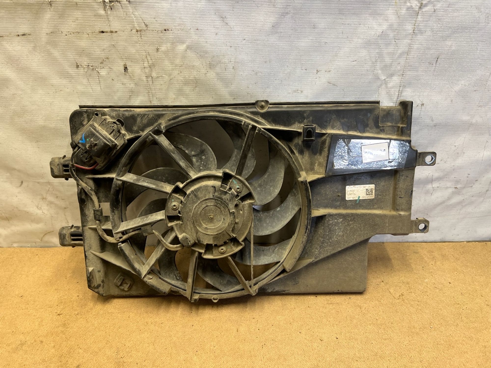 https://gcs.partsauto.market/rn-stockpro.appspot.com/thmbs/userImages/74b999aff9da8d5a09f9ff26dc196135/part/8a73edce-7096-4b1b-a2f6-65e18669261e_1744894849853.jpg