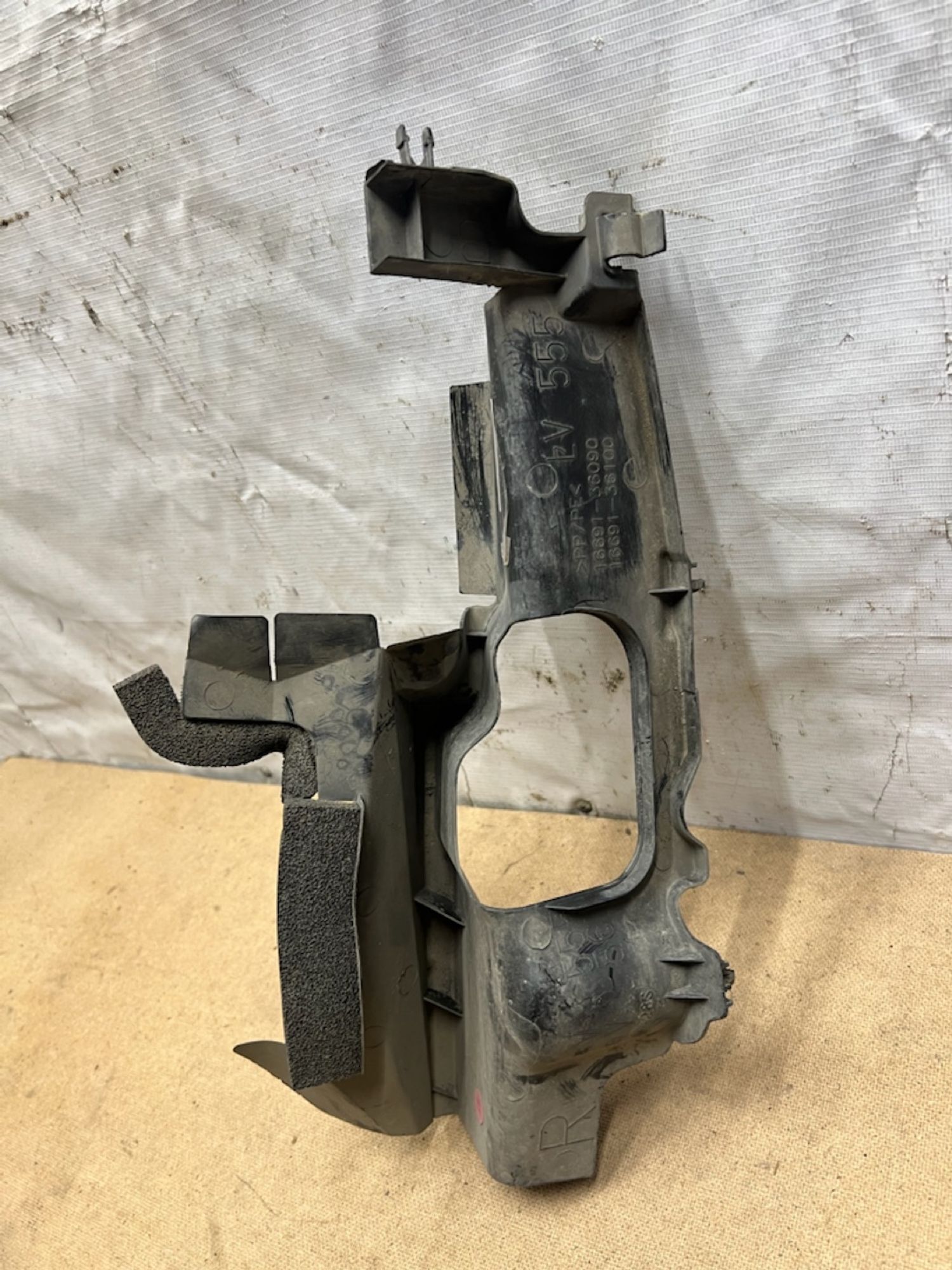https://gcs.partsauto.market/rn-stockpro.appspot.com/thmbs/userImages/74b999aff9da8d5a09f9ff26dc196135/part/8f982bd1-b23f-46a7-8db9-69b70be85d7f_1745254459010.jpg