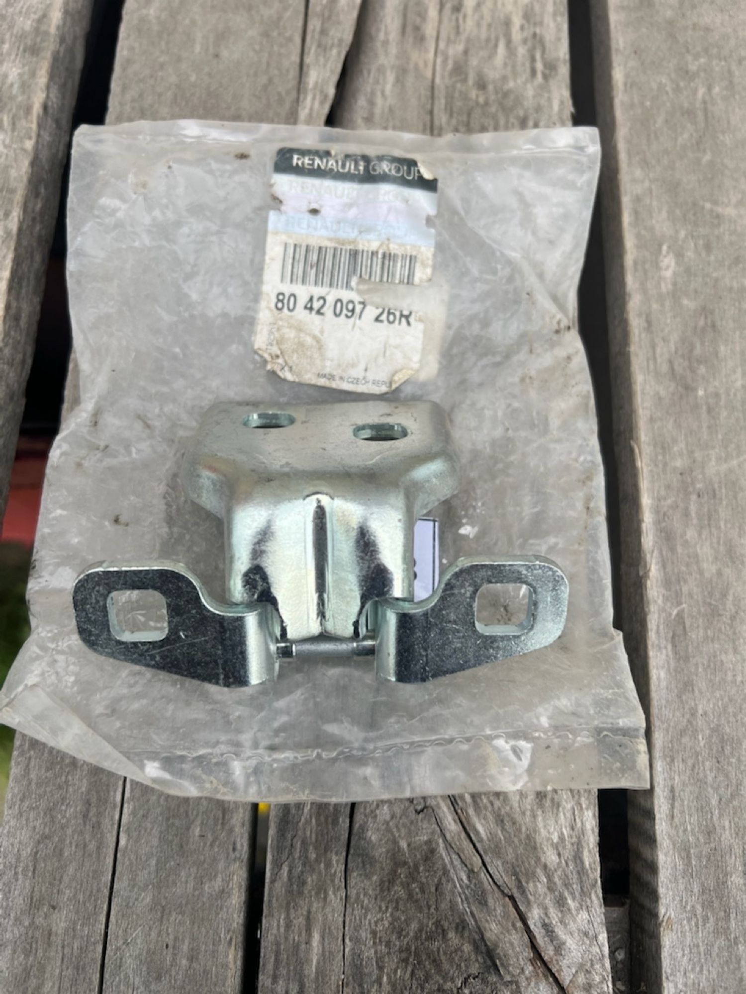 https://gcs.partsauto.market/rn-stockpro.appspot.com/thmbs/userImages/74b999aff9da8d5a09f9ff26dc196135/part/93201069-9995-4ce2-9d88-f07272f2e91c_1747679642331.jpg