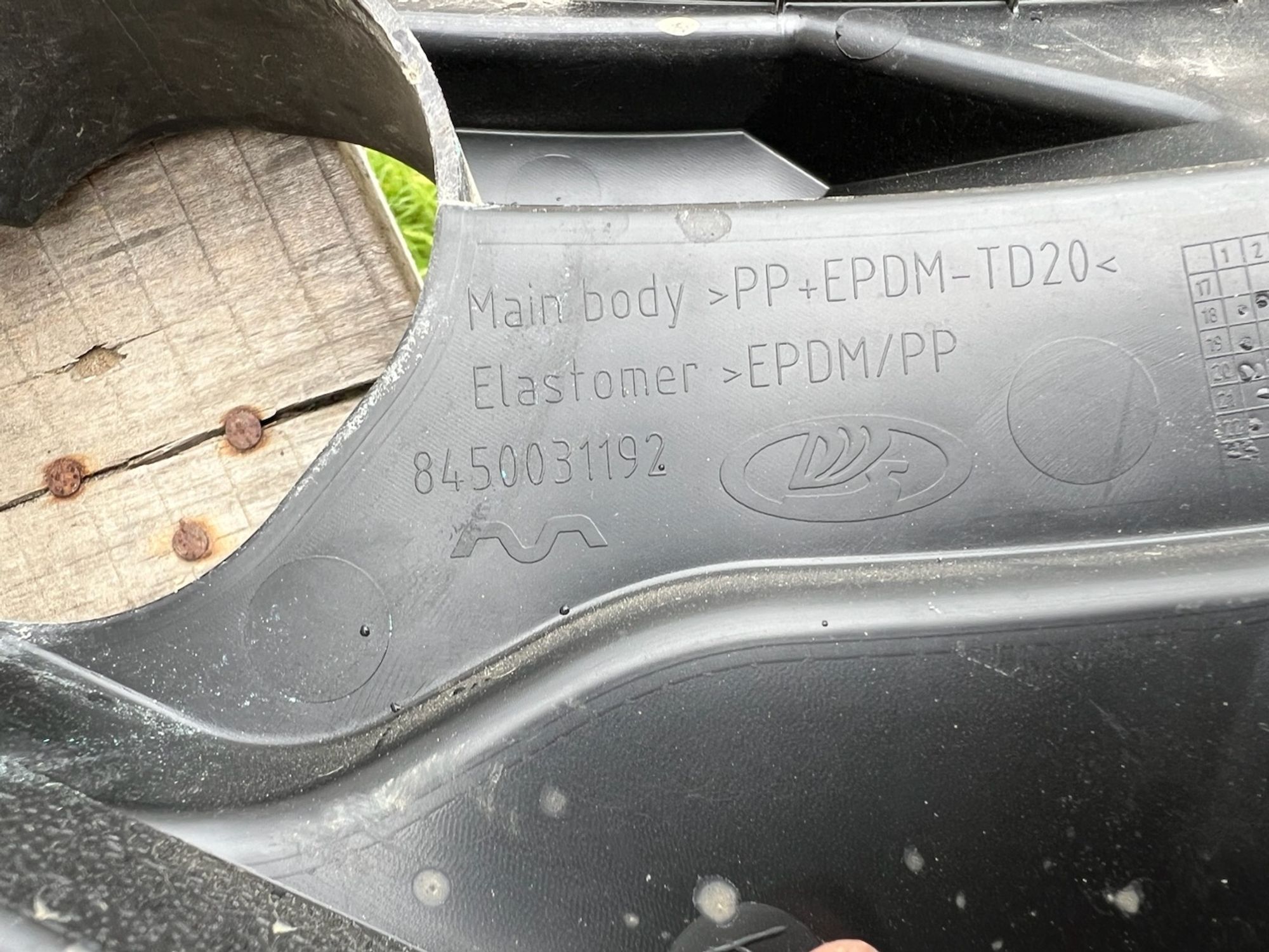 https://gcs.partsauto.market/rn-stockpro.appspot.com/thmbs/userImages/74b999aff9da8d5a09f9ff26dc196135/part/94393787-7d10-4038-b807-fab8d5dc94be_1747677283762.jpg
