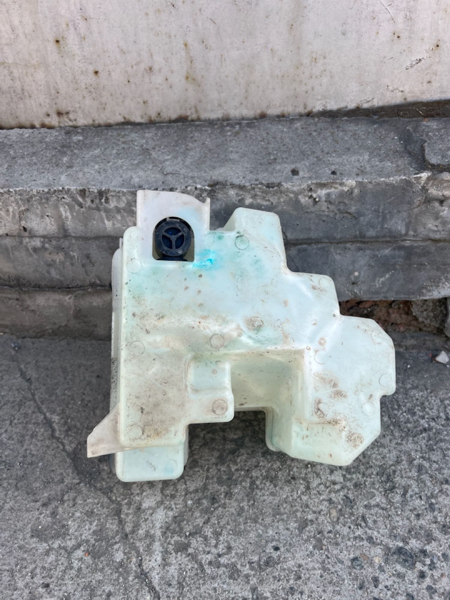https://gcs.partsauto.market/rn-stockpro.appspot.com/thmbs/userImages/74b999aff9da8d5a09f9ff26dc196135/part/9478477e-9544-4103-ab85-9d2fd21cadcc_1746552090939.jpg