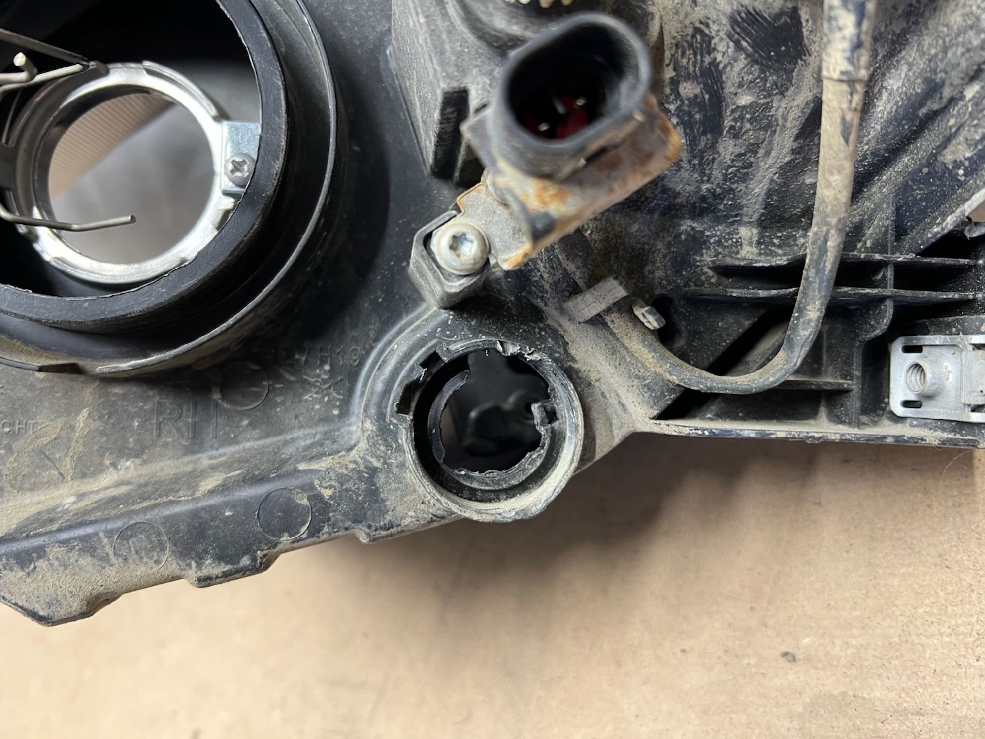 https://gcs.partsauto.market/rn-stockpro.appspot.com/thmbs/userImages/74b999aff9da8d5a09f9ff26dc196135/part/991a18d8-25b9-49f5-802b-c2b72fc72b0a_1743786985793.jpg