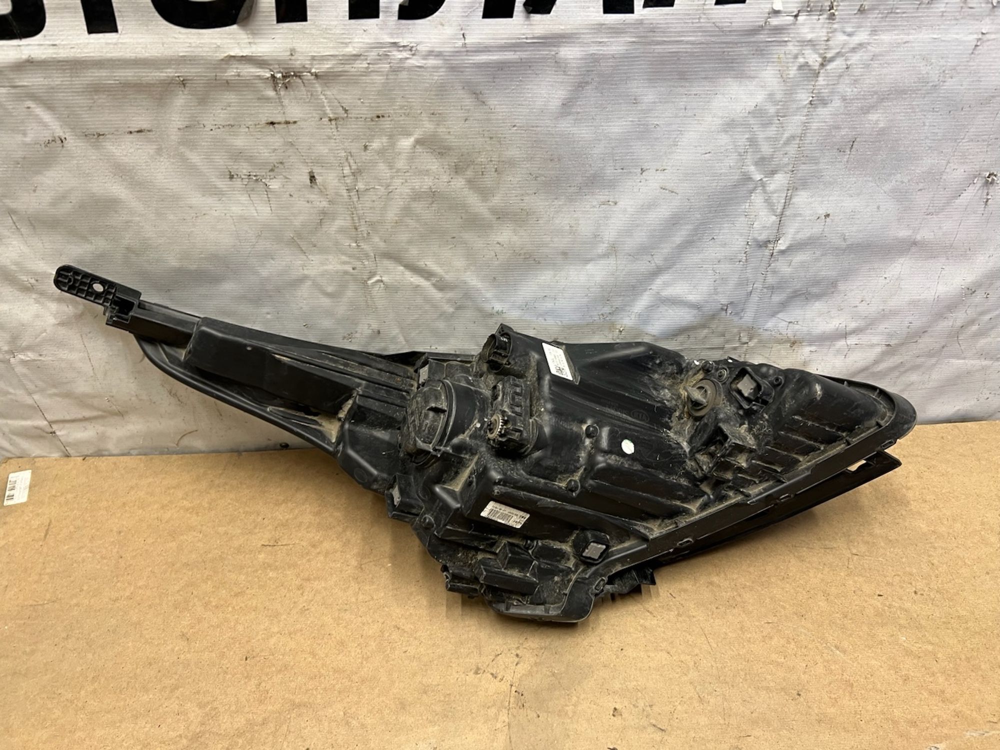https://gcs.partsauto.market/rn-stockpro.appspot.com/thmbs/userImages/74b999aff9da8d5a09f9ff26dc196135/part/9c8bba87-2082-4517-8273-c463b1e65b61_1747764536520.jpg