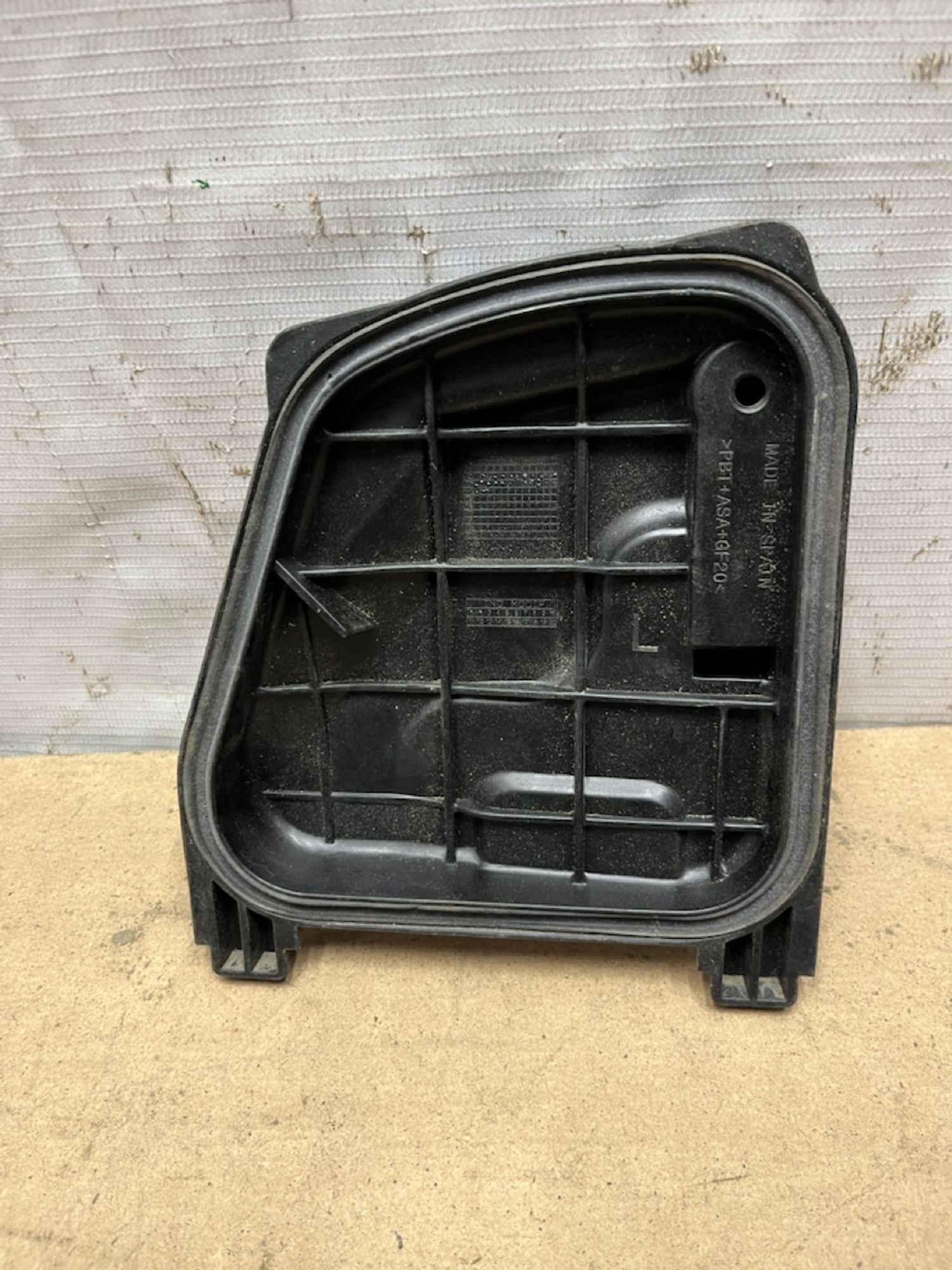 https://gcs.partsauto.market/rn-stockpro.appspot.com/thmbs/userImages/74b999aff9da8d5a09f9ff26dc196135/part/9ced91ec-e835-4f36-95bb-448be8b62a0f_1746016670889.jpg