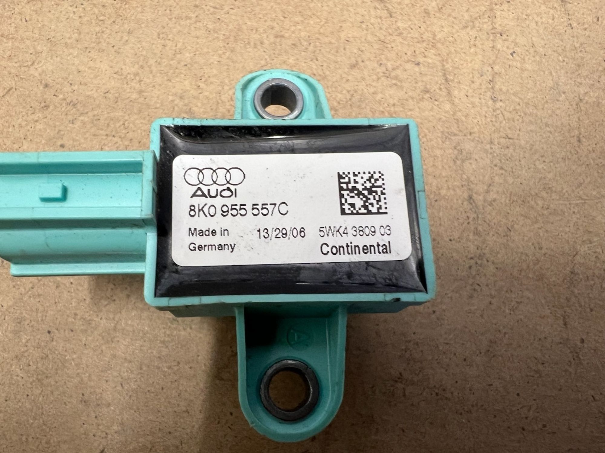 https://gcs.partsauto.market/rn-stockpro.appspot.com/thmbs/userImages/74b999aff9da8d5a09f9ff26dc196135/part/9e92060b-4e52-45f0-b4d7-ee49da5b573a_1748971007995.jpg