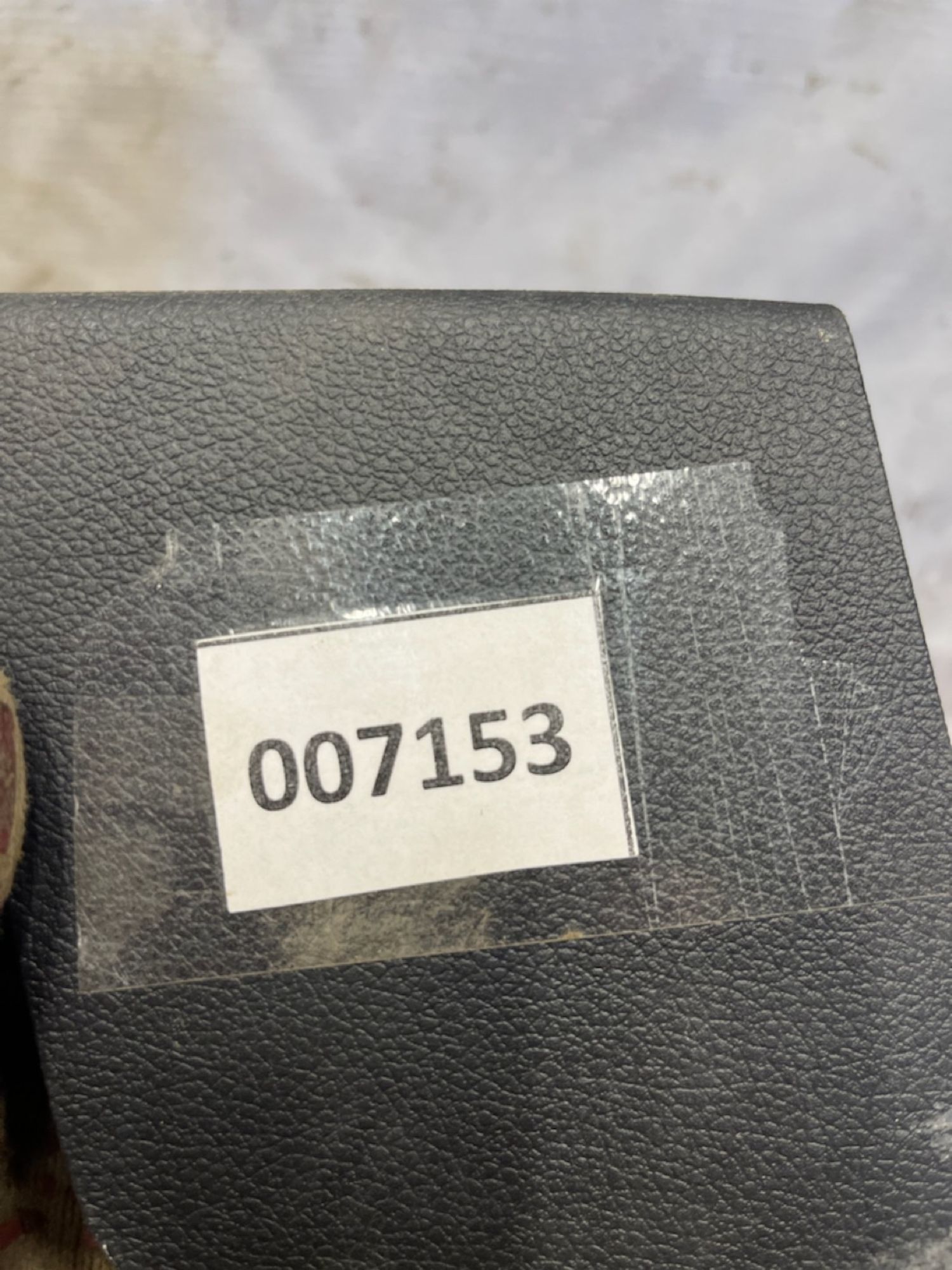 https://gcs.partsauto.market/rn-stockpro.appspot.com/thmbs/userImages/74b999aff9da8d5a09f9ff26dc196135/part/9efe0c43-191b-4c1c-99b5-d3082b2e23d5_1749207047050.jpg