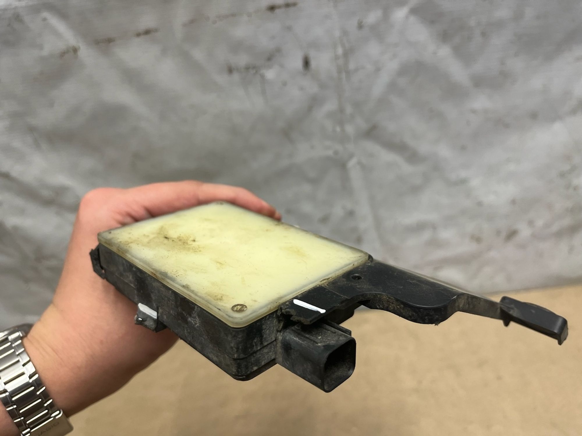 https://gcs.partsauto.market/rn-stockpro.appspot.com/thmbs/userImages/74b999aff9da8d5a09f9ff26dc196135/part/a4c4d71a-36ba-42d9-a9b6-6ff9e1947672_1750401021210.jpg