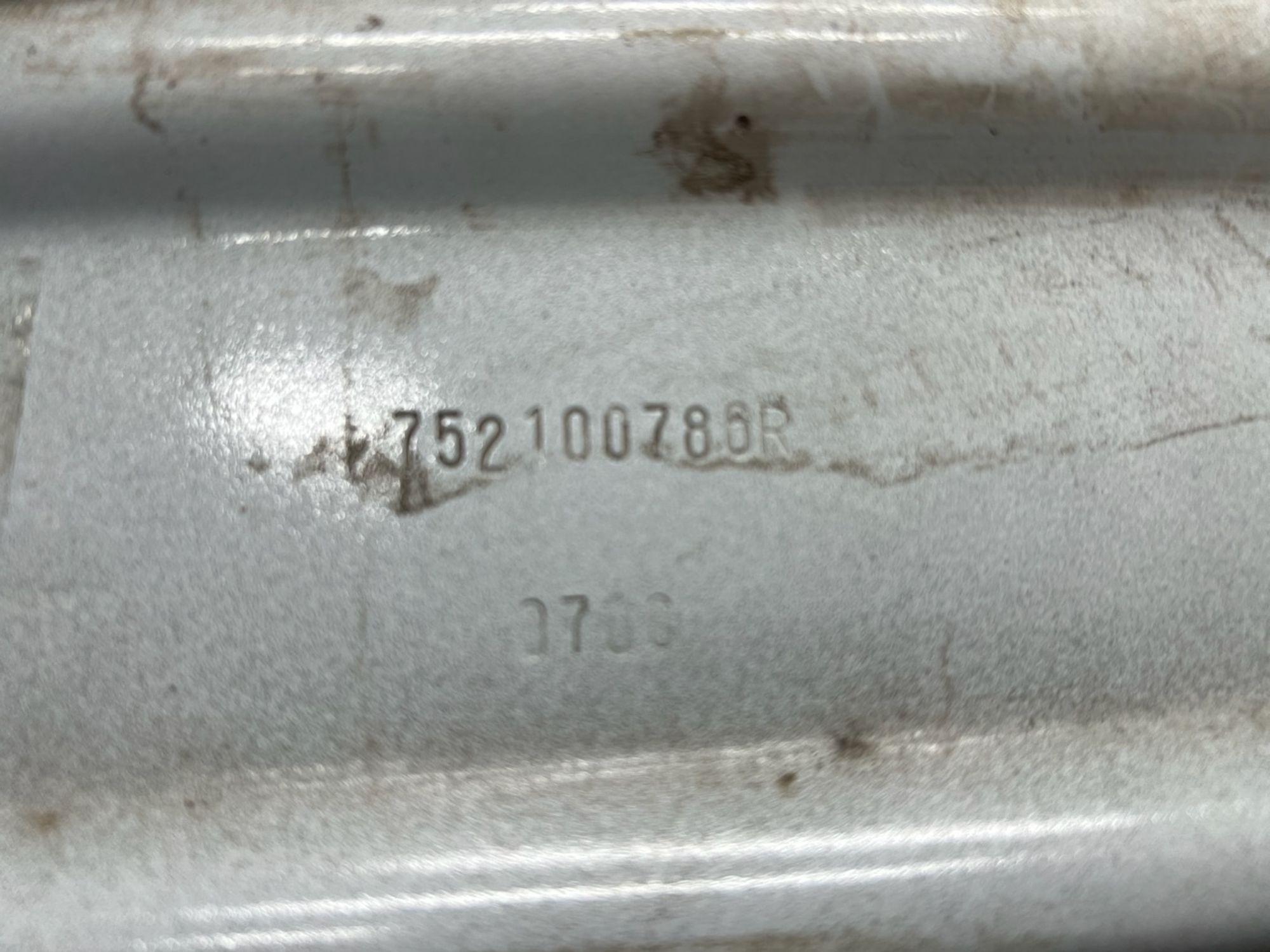 https://gcs.partsauto.market/rn-stockpro.appspot.com/thmbs/userImages/74b999aff9da8d5a09f9ff26dc196135/part/a4e986fa-f79e-4698-9318-d4506f67989b_1744303870161.jpg