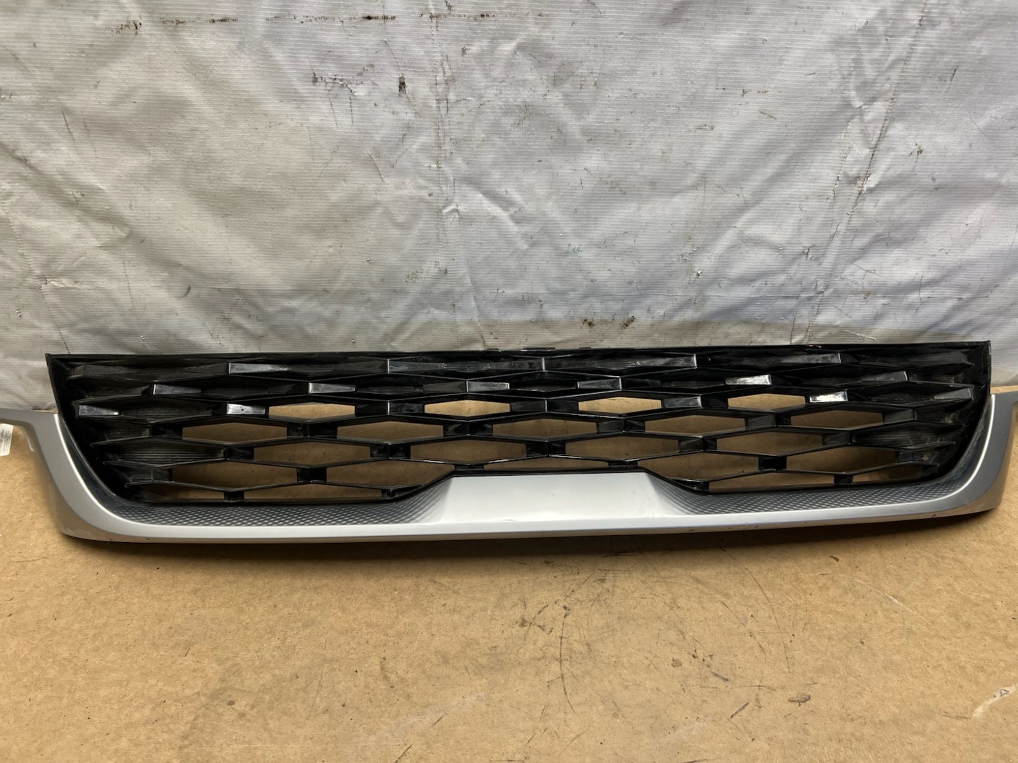 https://gcs.partsauto.market/rn-stockpro.appspot.com/thmbs/userImages/74b999aff9da8d5a09f9ff26dc196135/part/ac35d217-eeac-4d92-9bca-b983bf71b96e_1744307142656.jpg