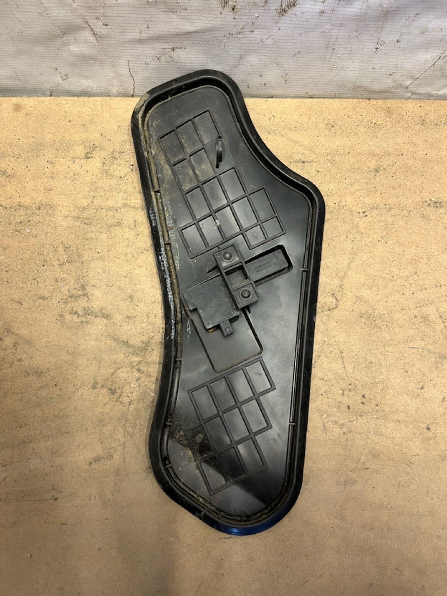 https://gcs.partsauto.market/rn-stockpro.appspot.com/thmbs/userImages/74b999aff9da8d5a09f9ff26dc196135/part/b0c9ec76-c734-4e6a-9c5c-160c5f294682_1747048824656.jpg