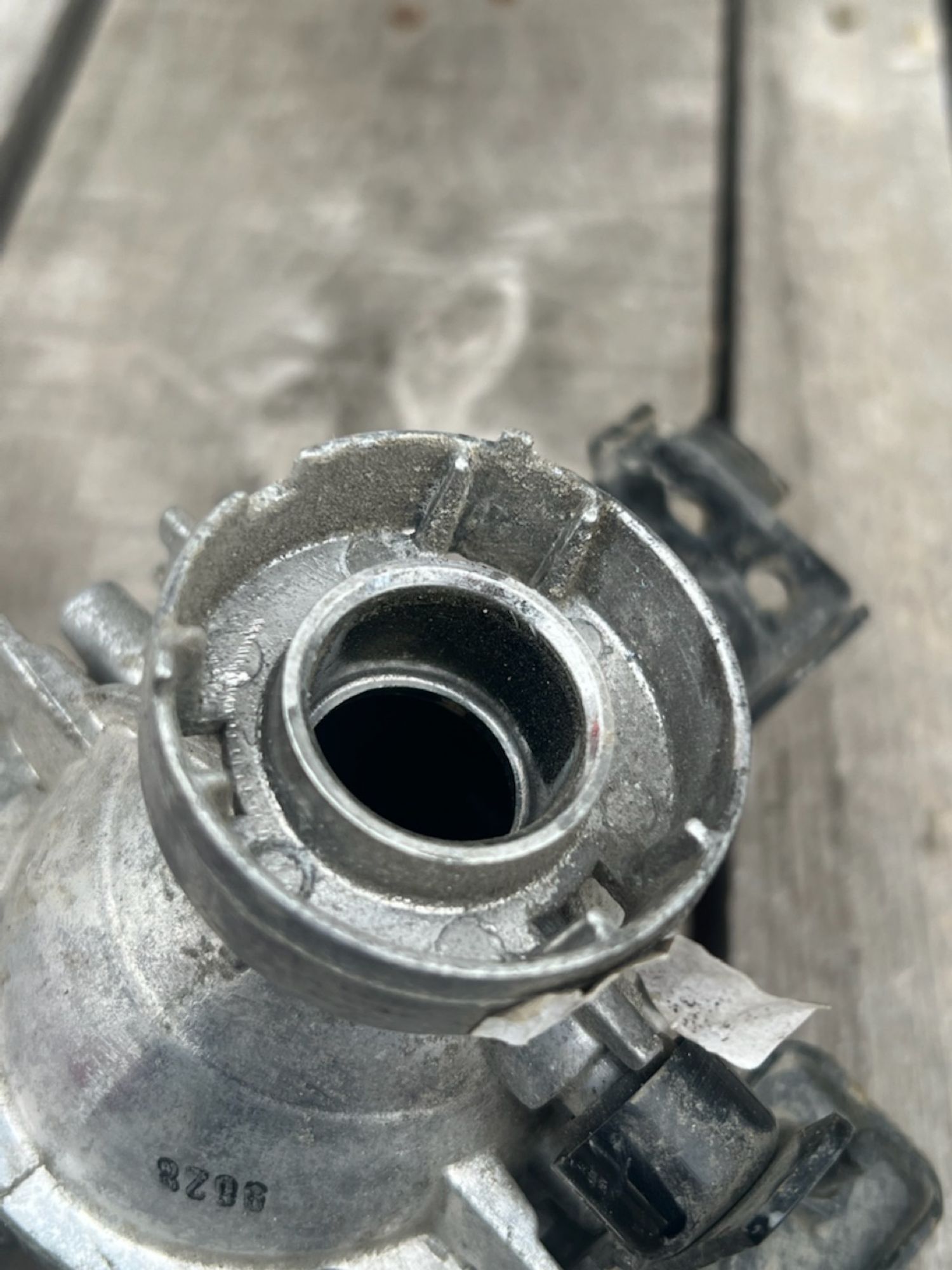 https://gcs.partsauto.market/rn-stockpro.appspot.com/thmbs/userImages/74b999aff9da8d5a09f9ff26dc196135/part/b1d91487-0e6e-4bfa-ad34-2b682a027189_1747243291492.jpg