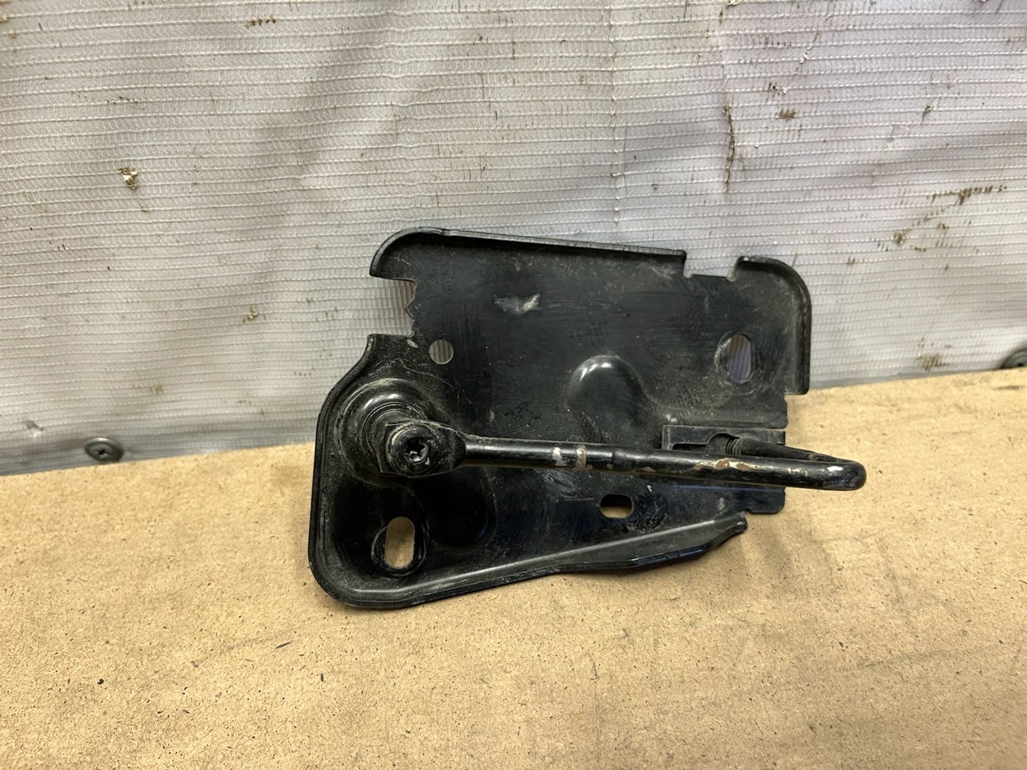 https://gcs.partsauto.market/rn-stockpro.appspot.com/thmbs/userImages/74b999aff9da8d5a09f9ff26dc196135/part/b1fb252a-febb-4a70-88dc-978b4734f5e9_1746181299941.jpg