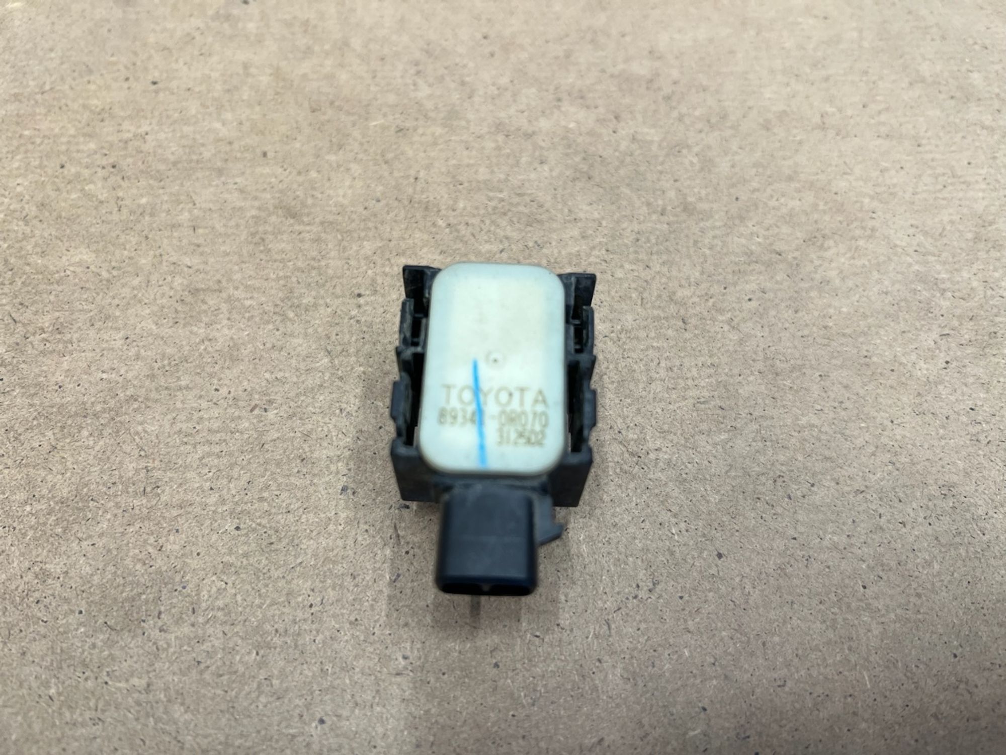 https://gcs.partsauto.market/rn-stockpro.appspot.com/thmbs/userImages/74b999aff9da8d5a09f9ff26dc196135/part/b4f56d6e-c34a-40a8-aba1-94ea187696bf_1741281929793.jpg