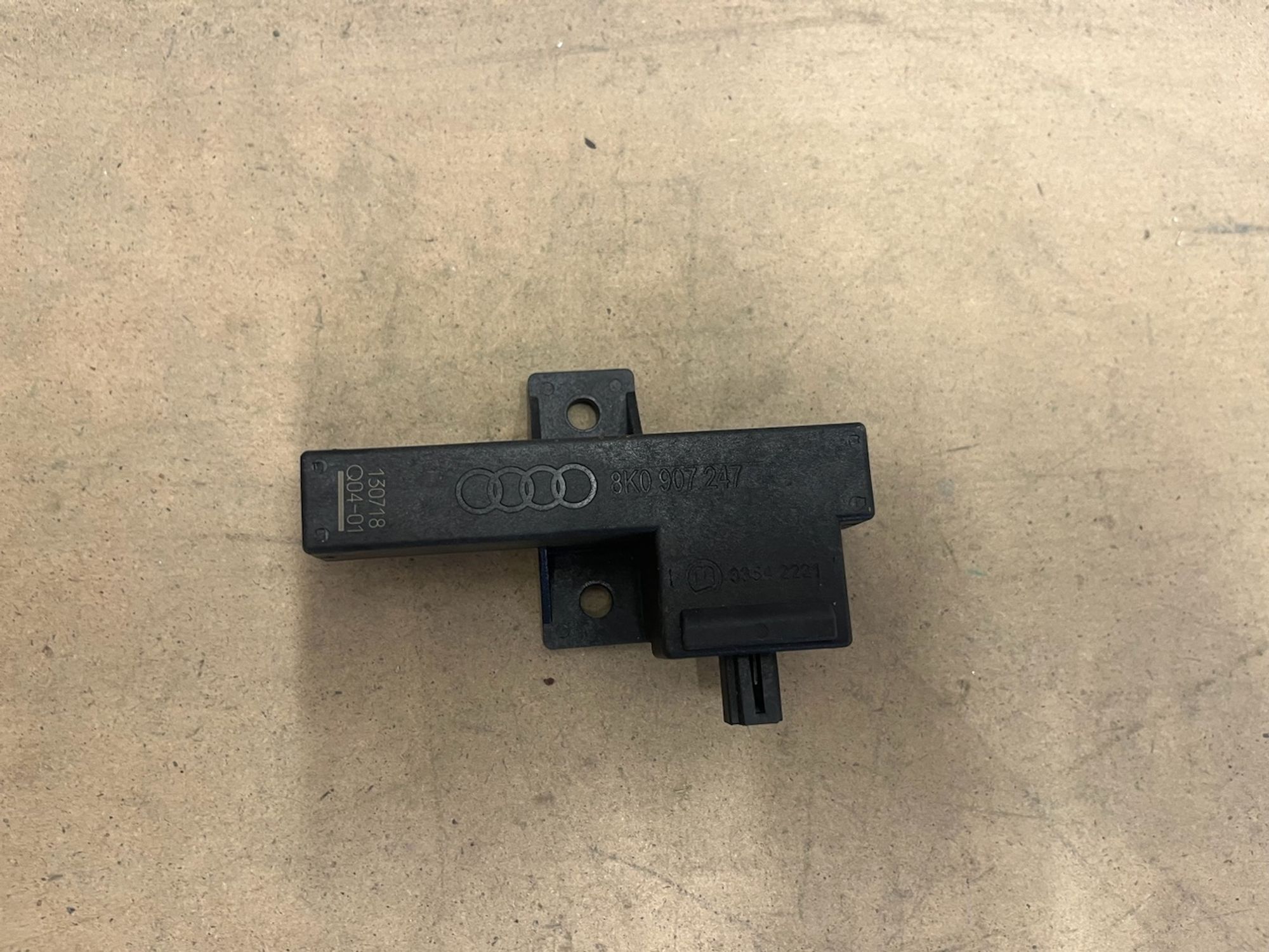 https://gcs.partsauto.market/rn-stockpro.appspot.com/thmbs/userImages/74b999aff9da8d5a09f9ff26dc196135/part/b68f7d33-7651-4162-a354-812d9905857e_1750247441730.jpg