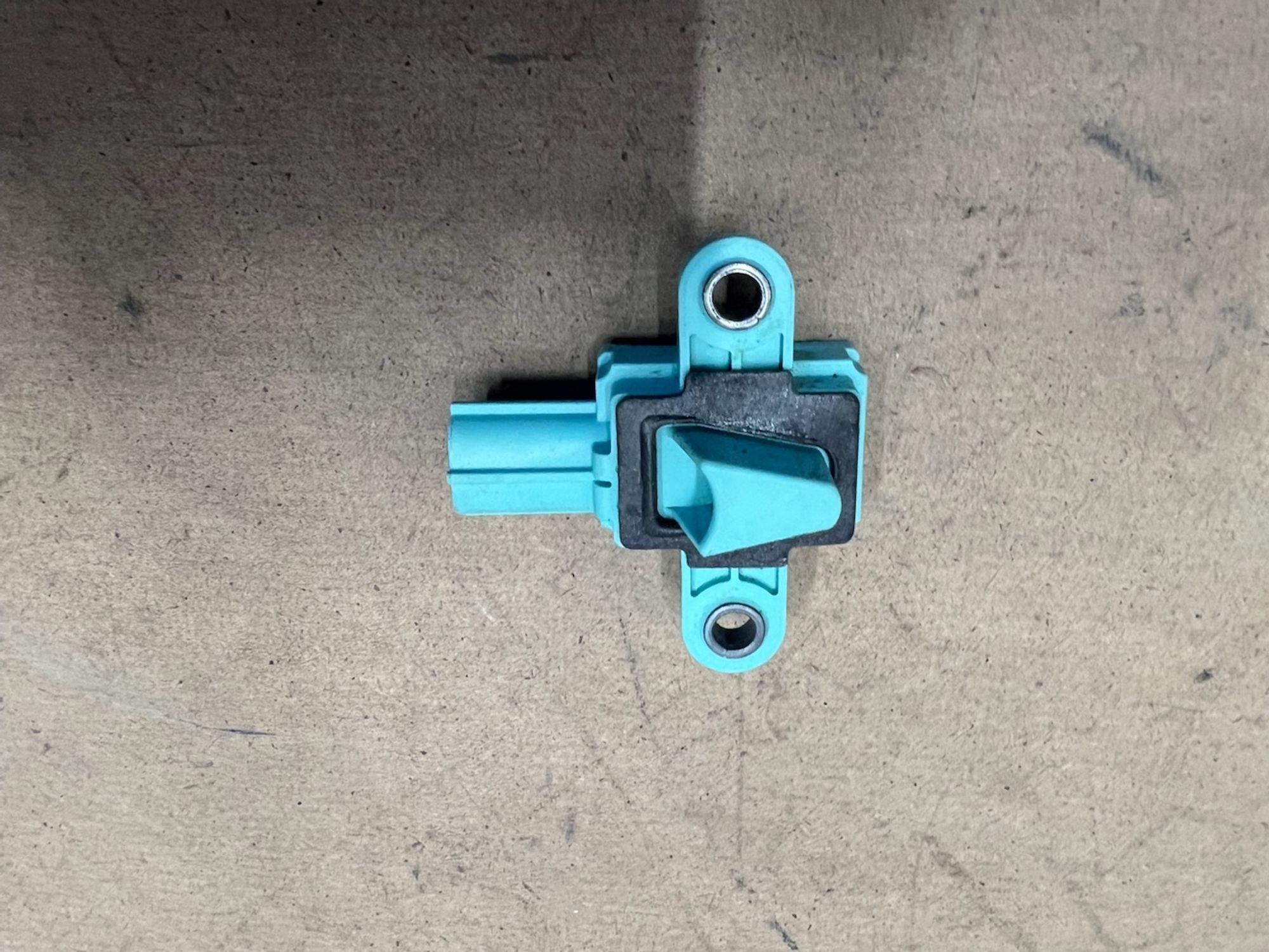 https://gcs.partsauto.market/rn-stockpro.appspot.com/thmbs/userImages/74b999aff9da8d5a09f9ff26dc196135/part/b6afd2e6-bf46-49cf-b978-ebcf15868904_1748971005730.jpg