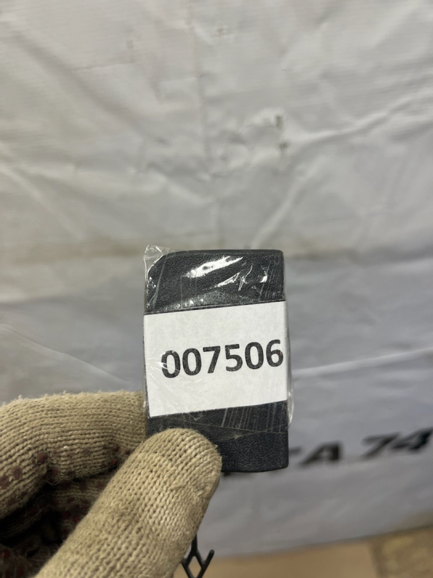 https://gcs.partsauto.market/rn-stockpro.appspot.com/thmbs/userImages/74b999aff9da8d5a09f9ff26dc196135/part/b9afe5b7-d000-4959-9c11-dd587a61643a_1750249534617.jpg