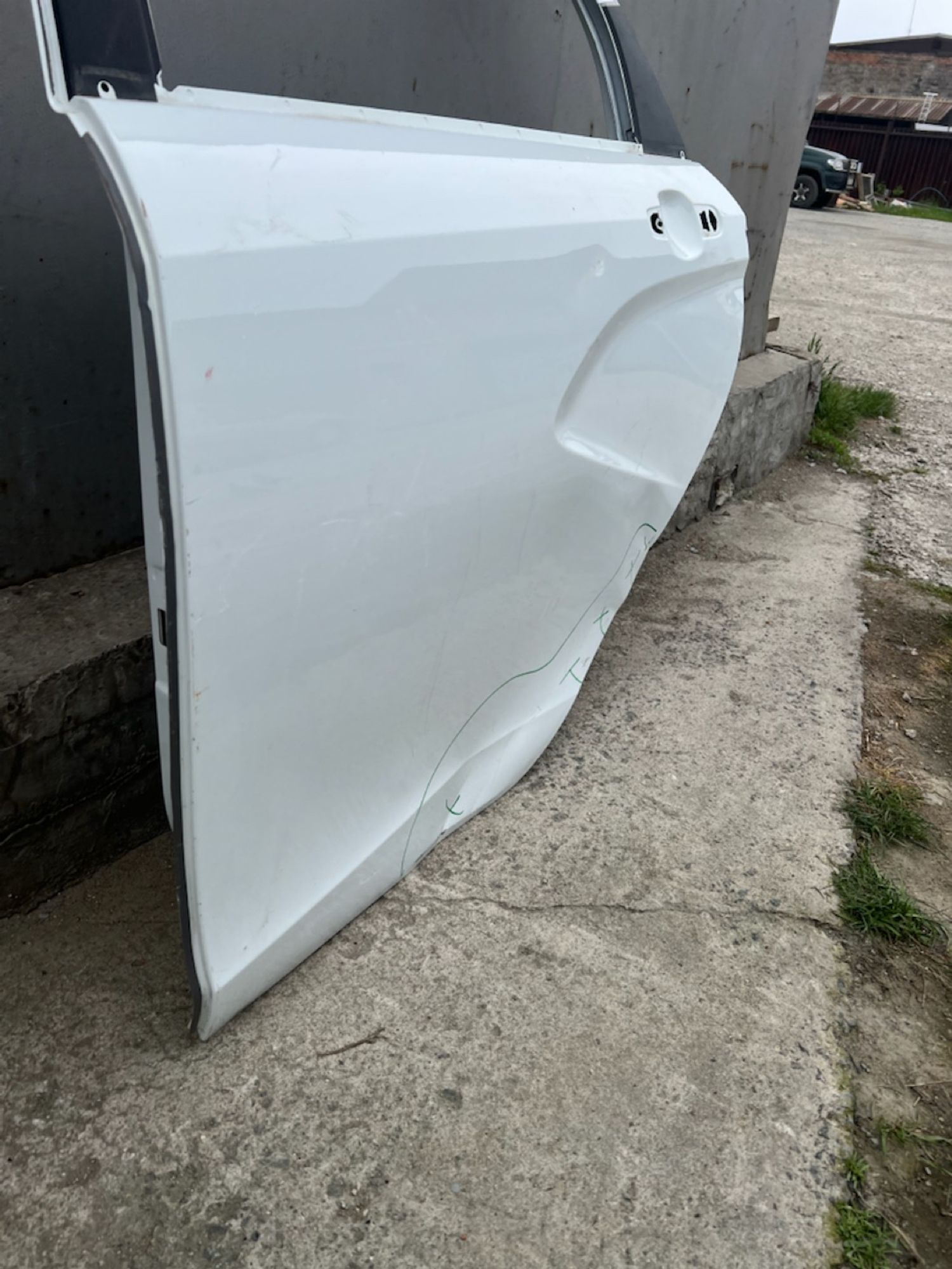 https://gcs.partsauto.market/rn-stockpro.appspot.com/thmbs/userImages/74b999aff9da8d5a09f9ff26dc196135/part/bd79d4fb-421a-4809-917a-23bb861c78aa_1747673262276.jpg