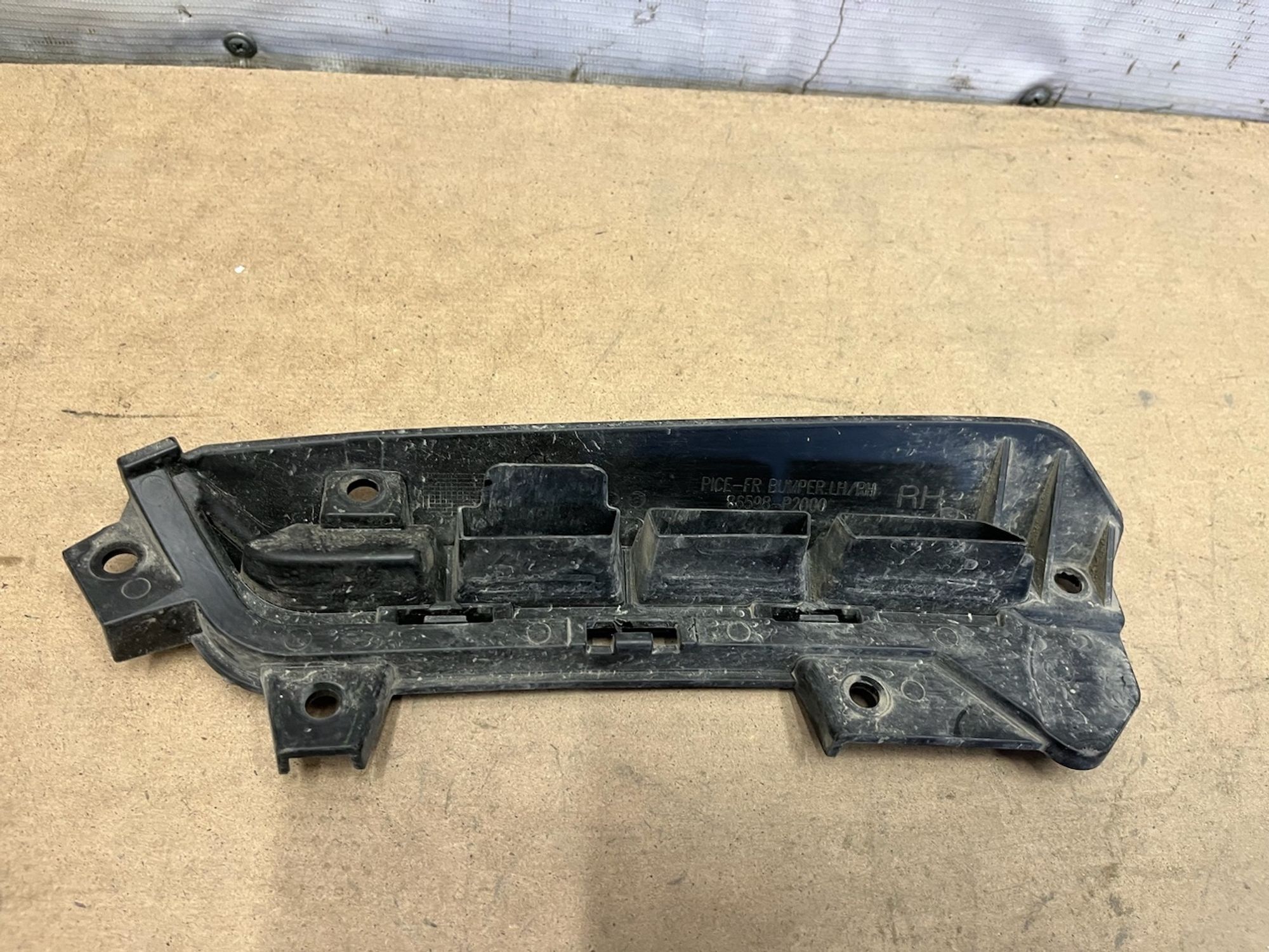 https://gcs.partsauto.market/rn-stockpro.appspot.com/thmbs/userImages/74b999aff9da8d5a09f9ff26dc196135/part/c27ae496-bf9e-449c-8273-f733119b63ae_1749207539225.jpg