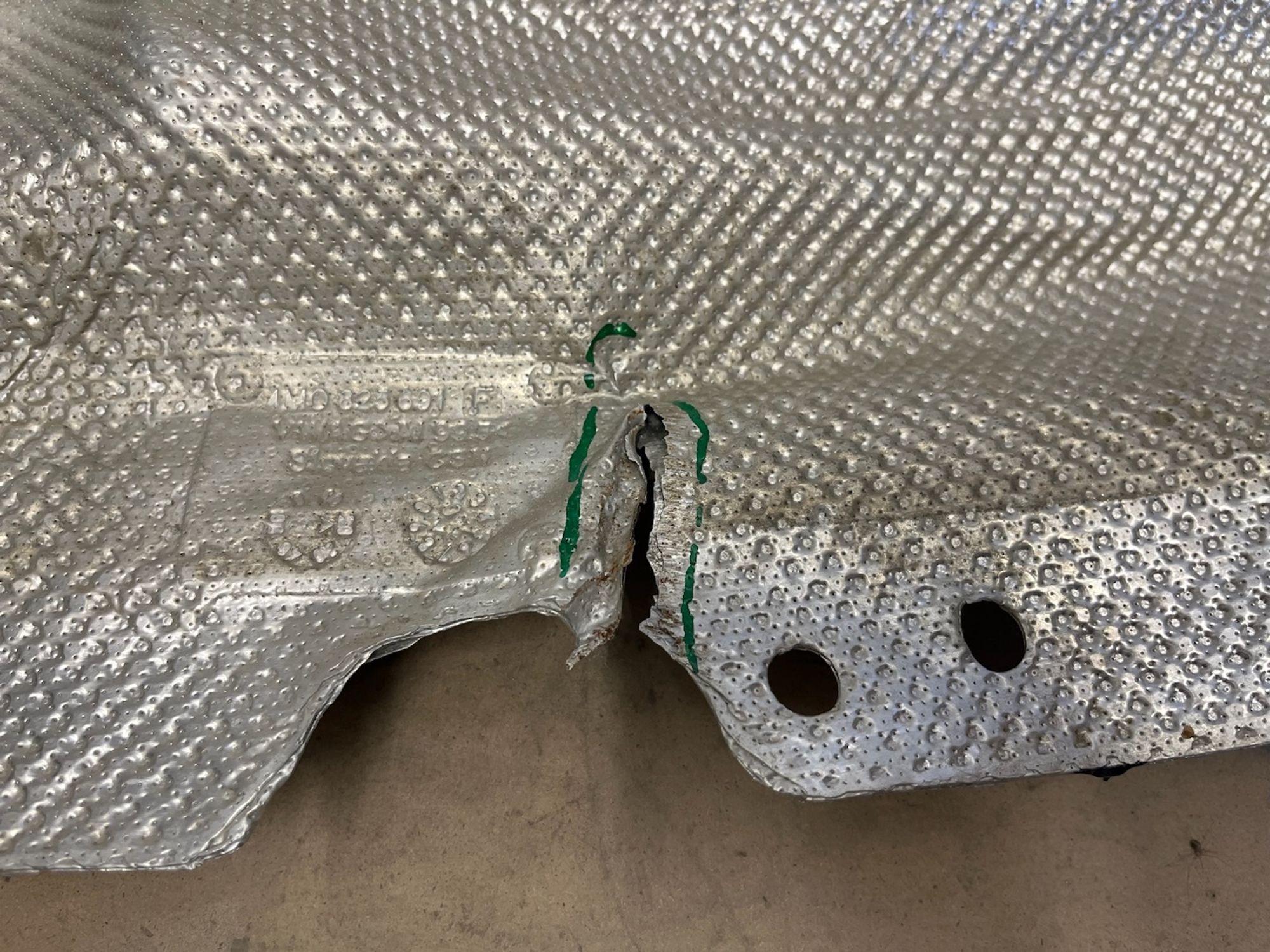 https://gcs.partsauto.market/rn-stockpro.appspot.com/thmbs/userImages/74b999aff9da8d5a09f9ff26dc196135/part/c2aed794-8f03-4bf8-b54e-f279d18cb019_1749037391413.jpg