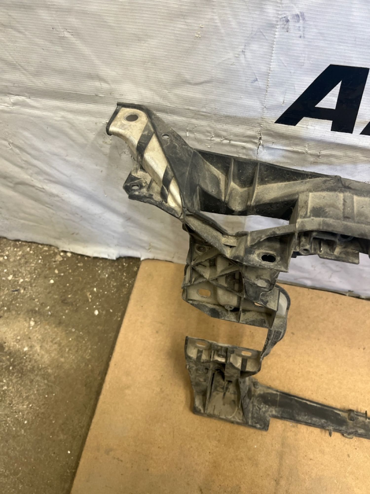https://gcs.partsauto.market/rn-stockpro.appspot.com/thmbs/userImages/74b999aff9da8d5a09f9ff26dc196135/part/c2b36a1a-1e5d-4b8e-bb59-bfdf5a30f8f6_1744909490240.jpg